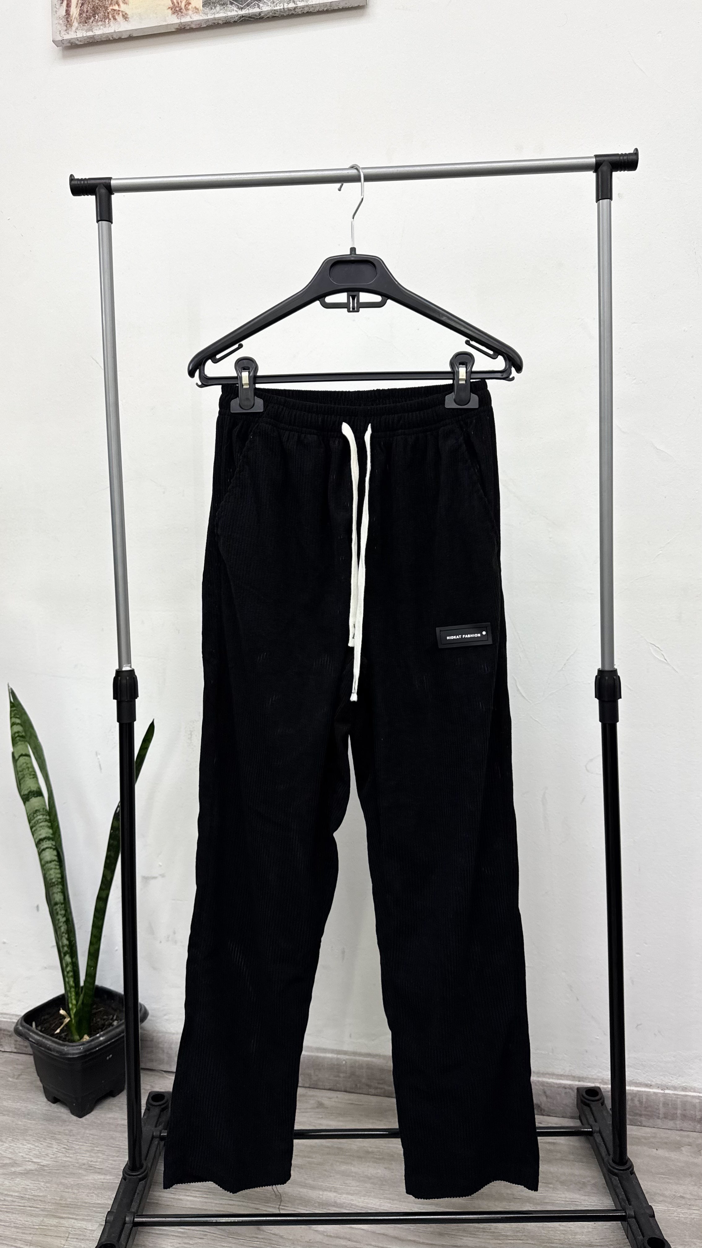 Pantalón negro NUEVO tipo pana
