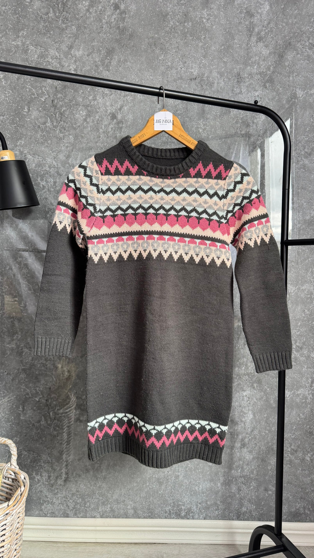 Buzo larguito gris con diseño