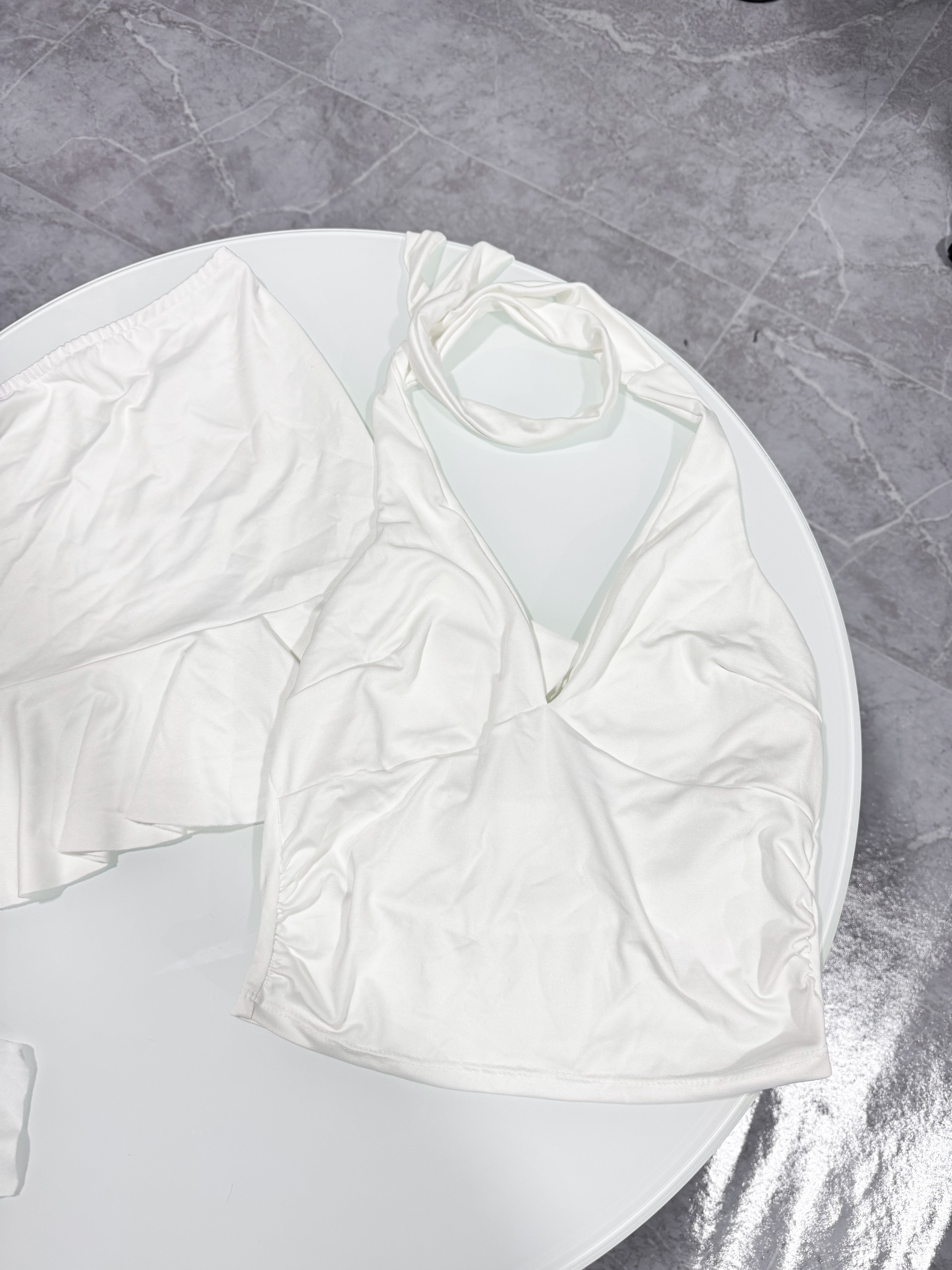 Conjunto top + pollera blanca
