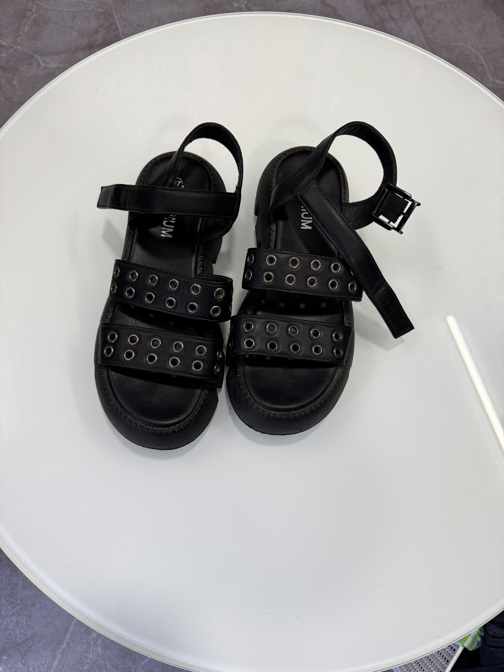 Sandalias negras talle 37