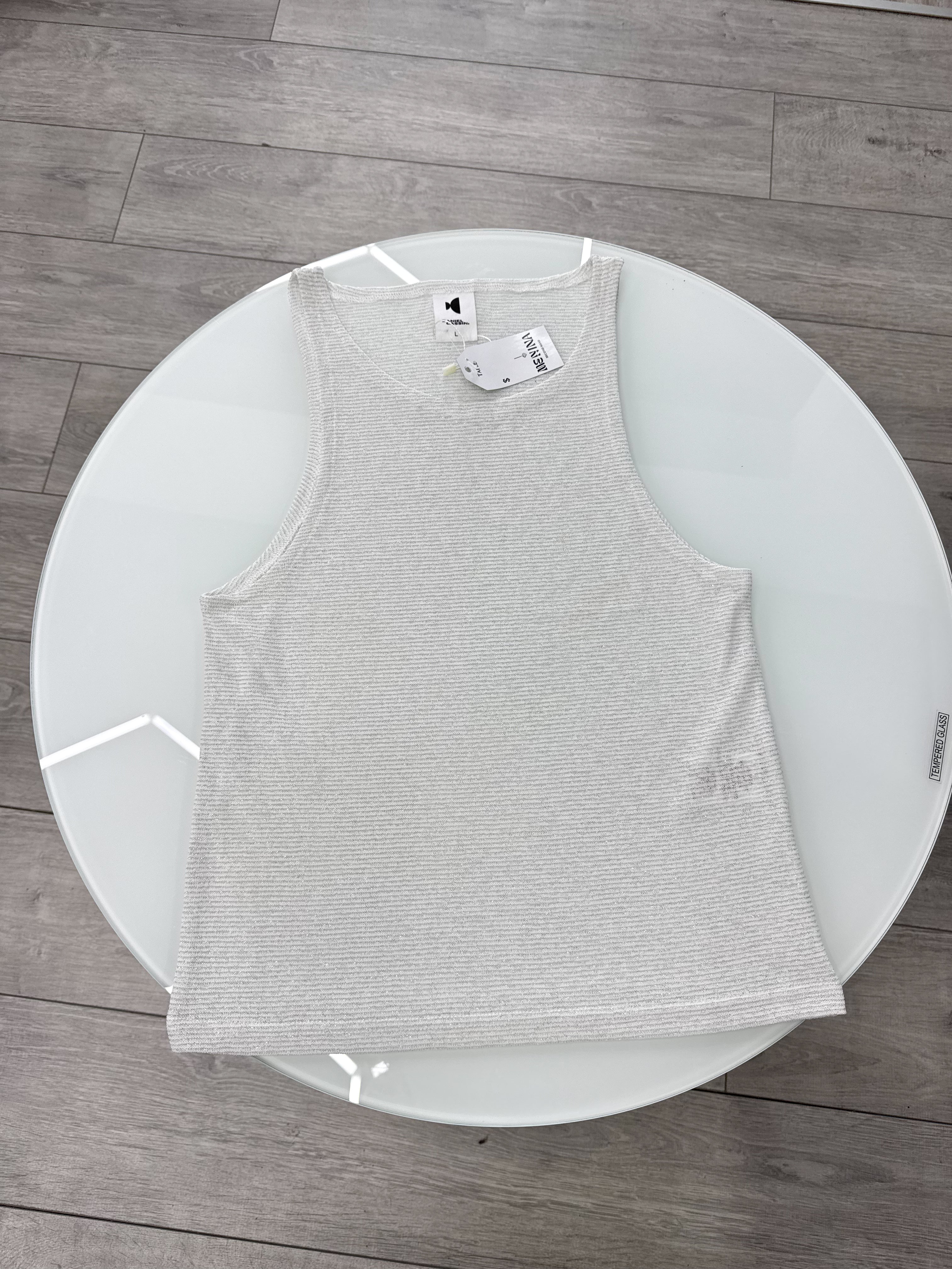 Músculos blanca brillosa talle L