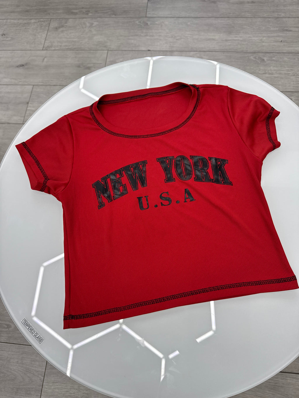 Remera crop New York roja