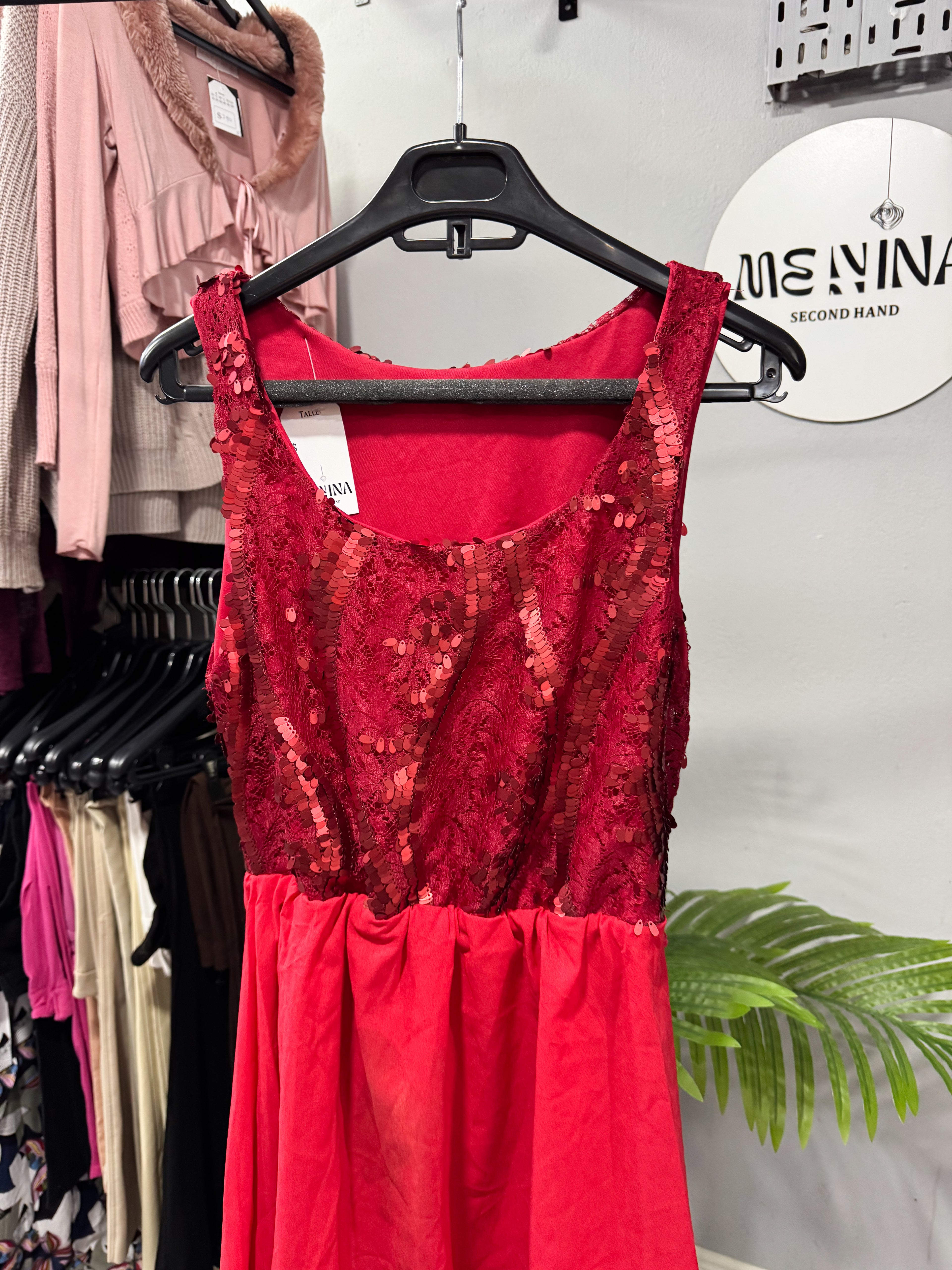 Vestido rojo con lentejuelas