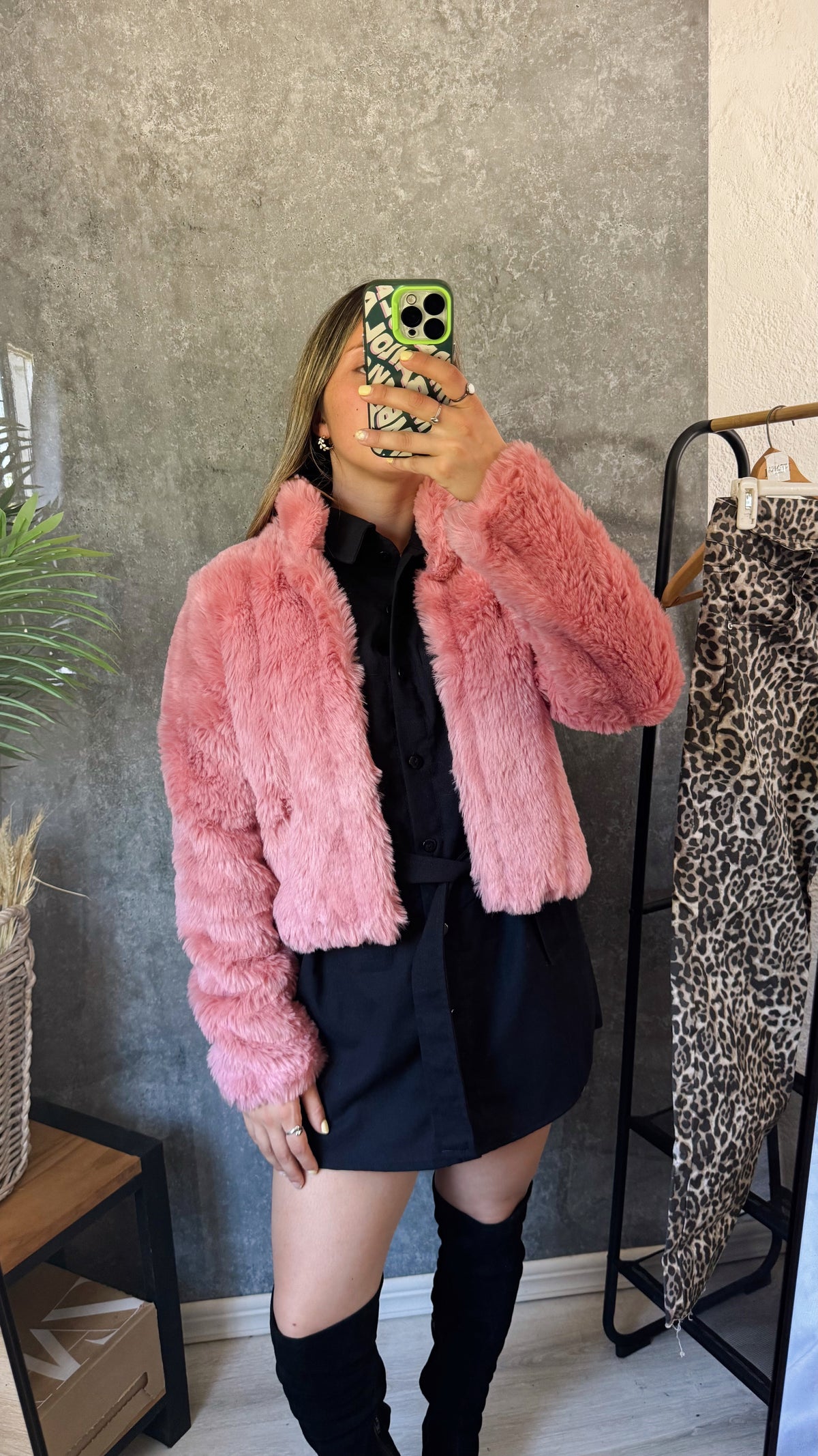 Abrigo peludo rosado