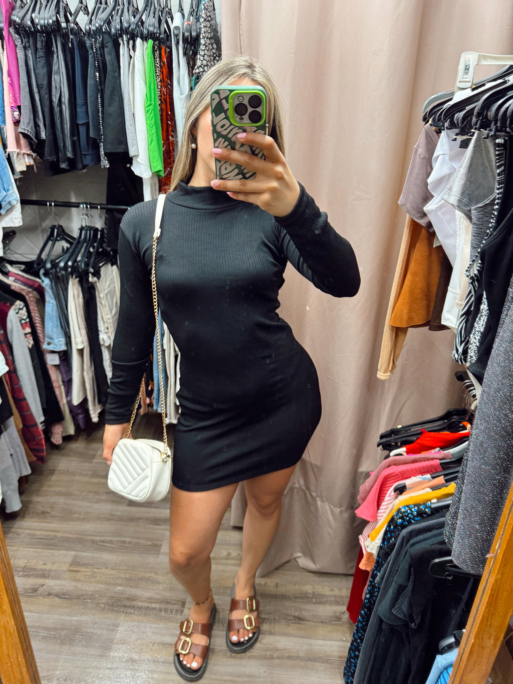 Vestido negro manga larga
