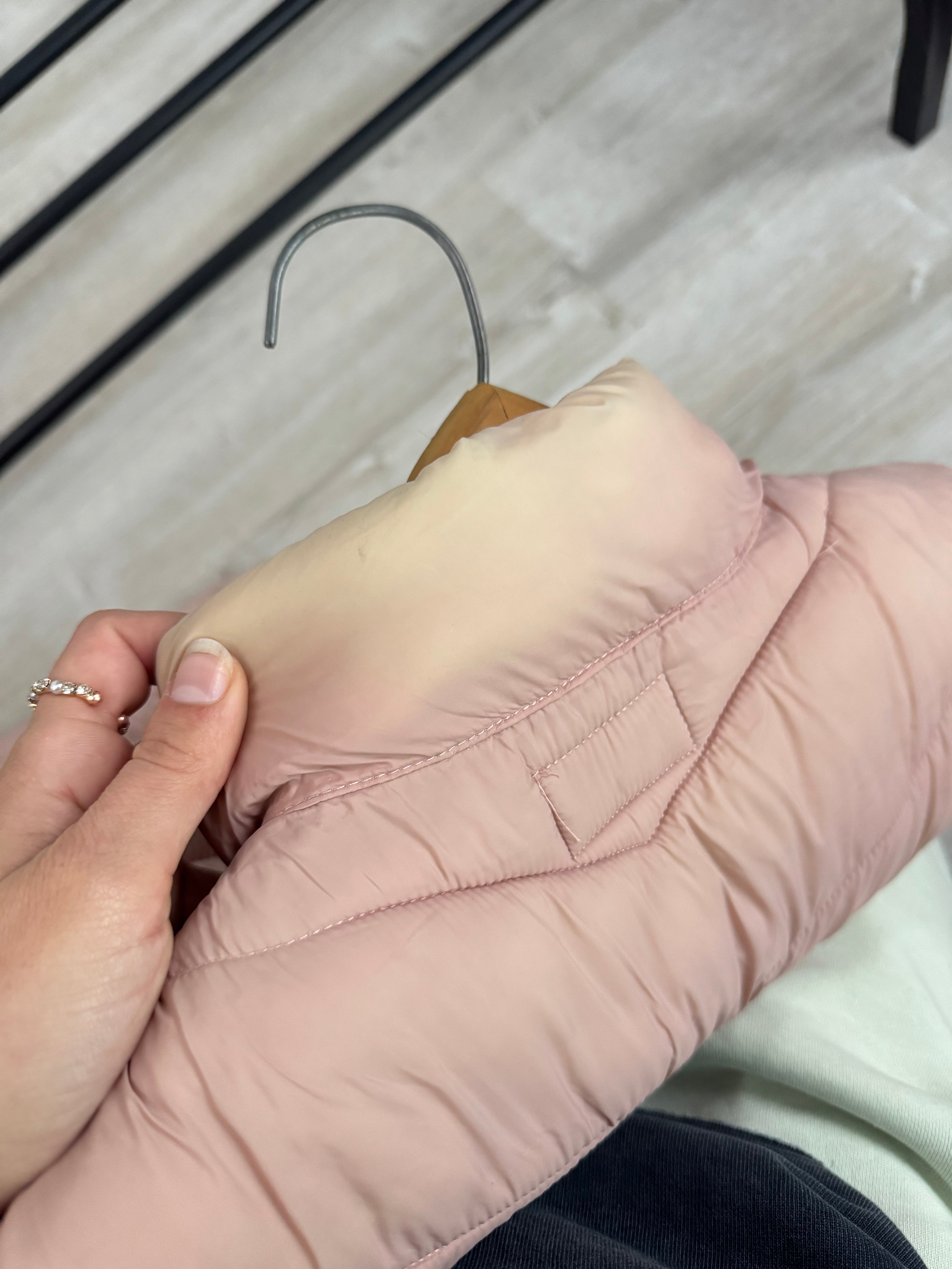 Chaleco rosa *con detalles