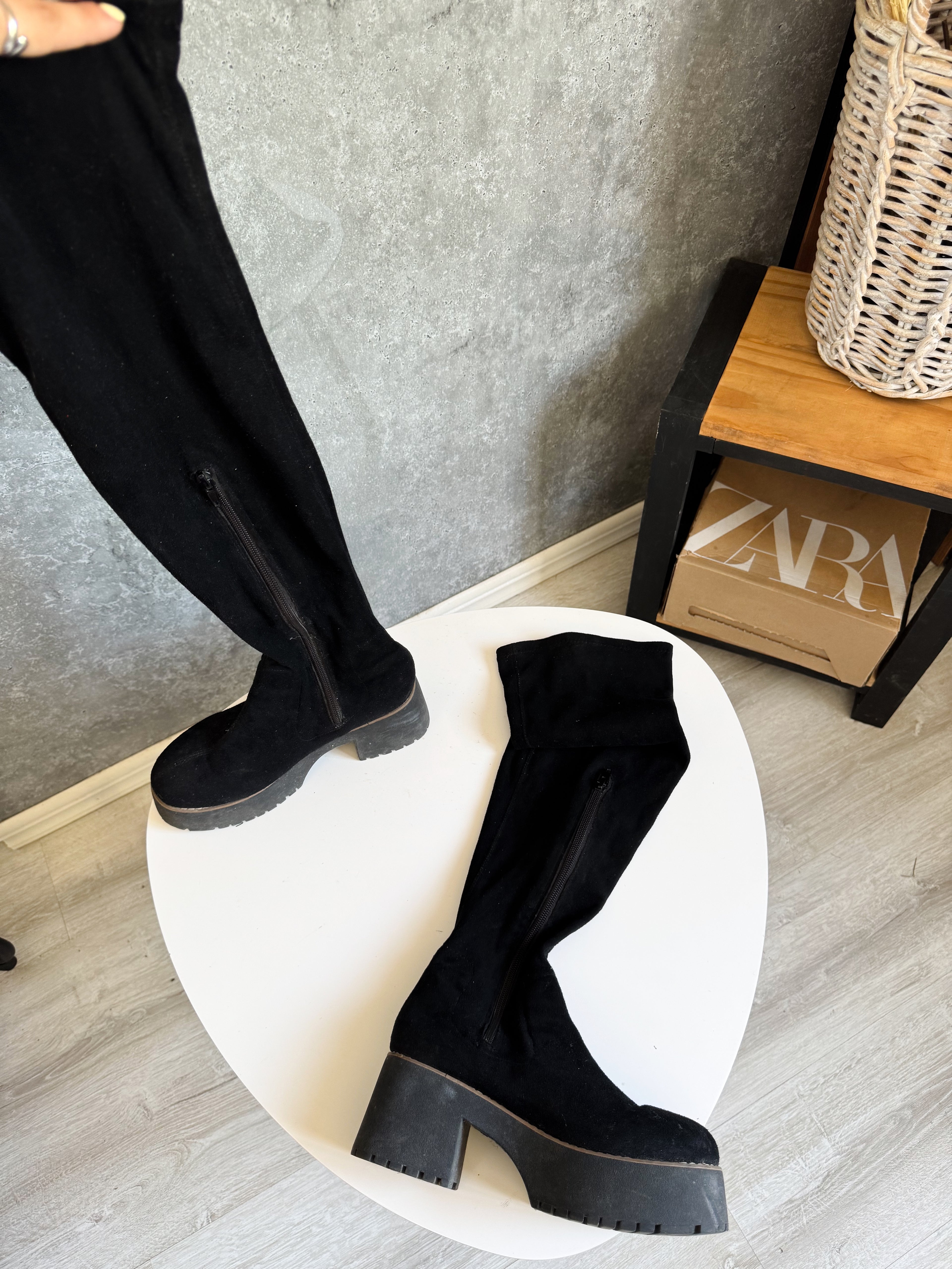 Botas bucaneras de gamuza