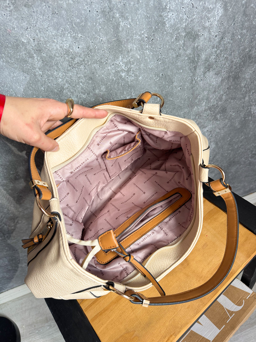 Cartera Beige mediana
