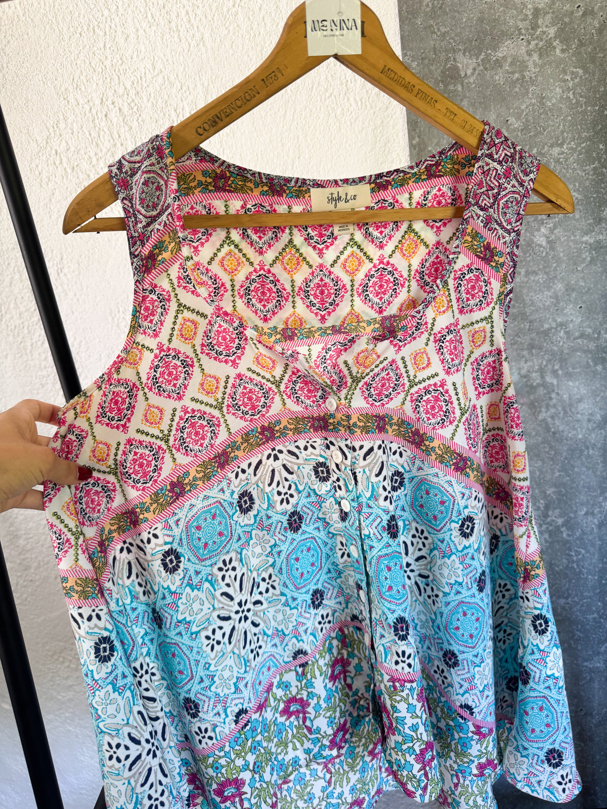 Blusa rosada con celeste