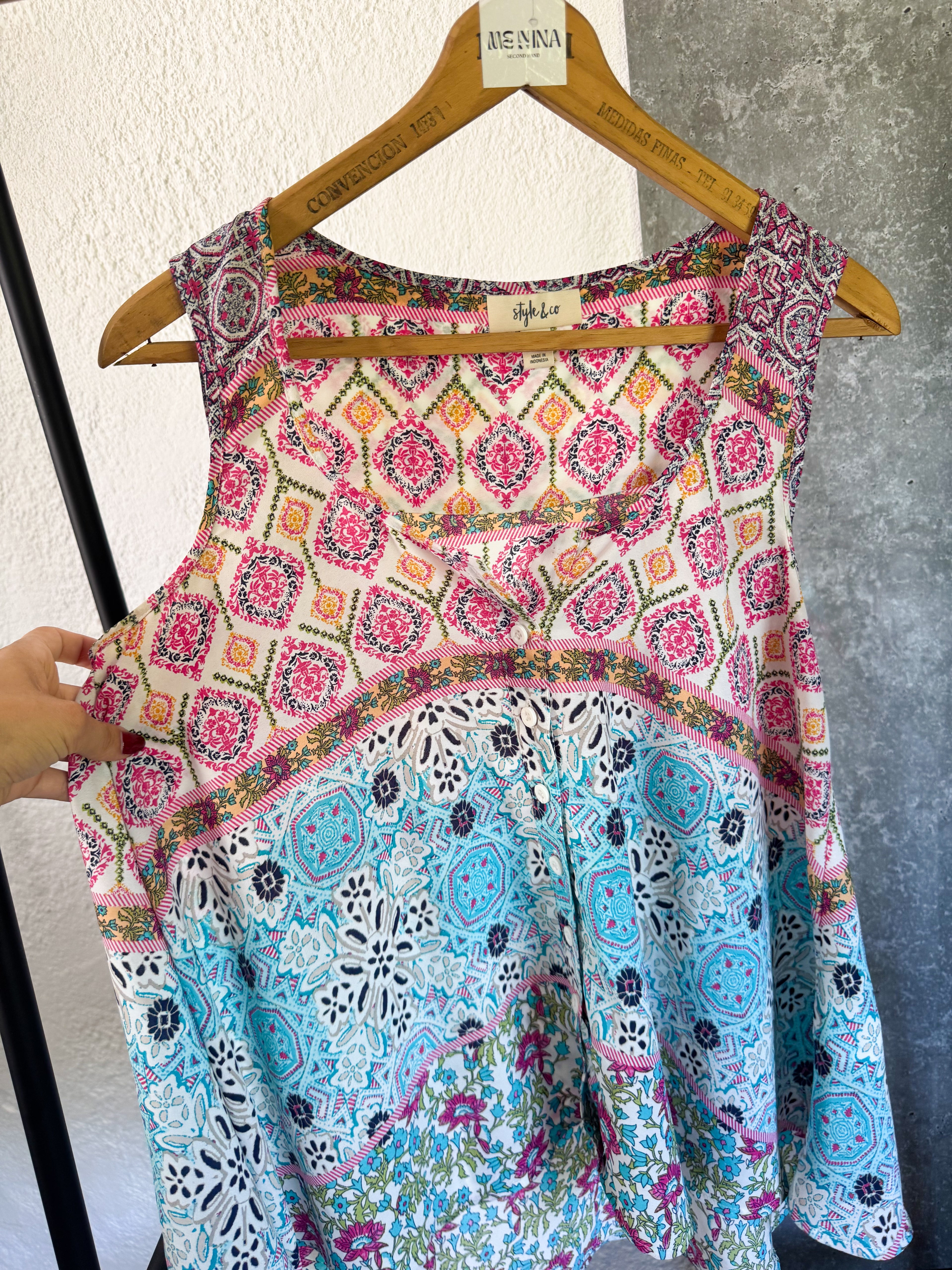 Blusa rosada con celeste