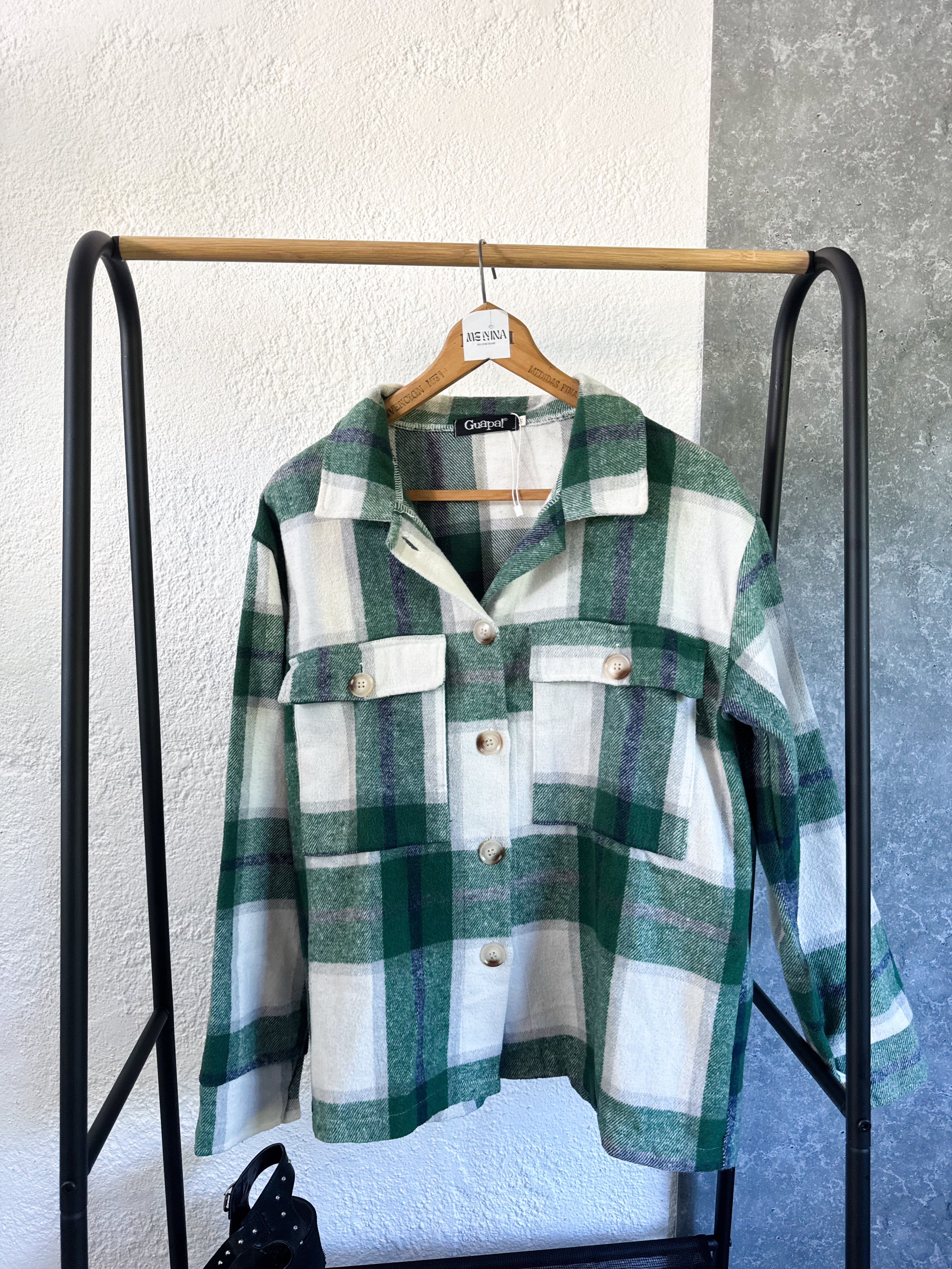 Chaqueta a cuadros verde y blanca