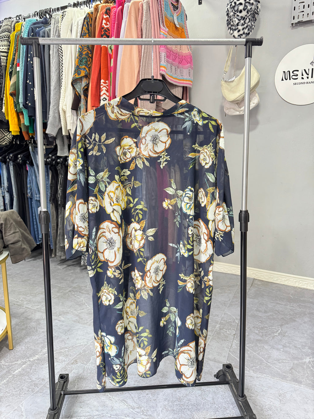 Kimono azul con flores talle L