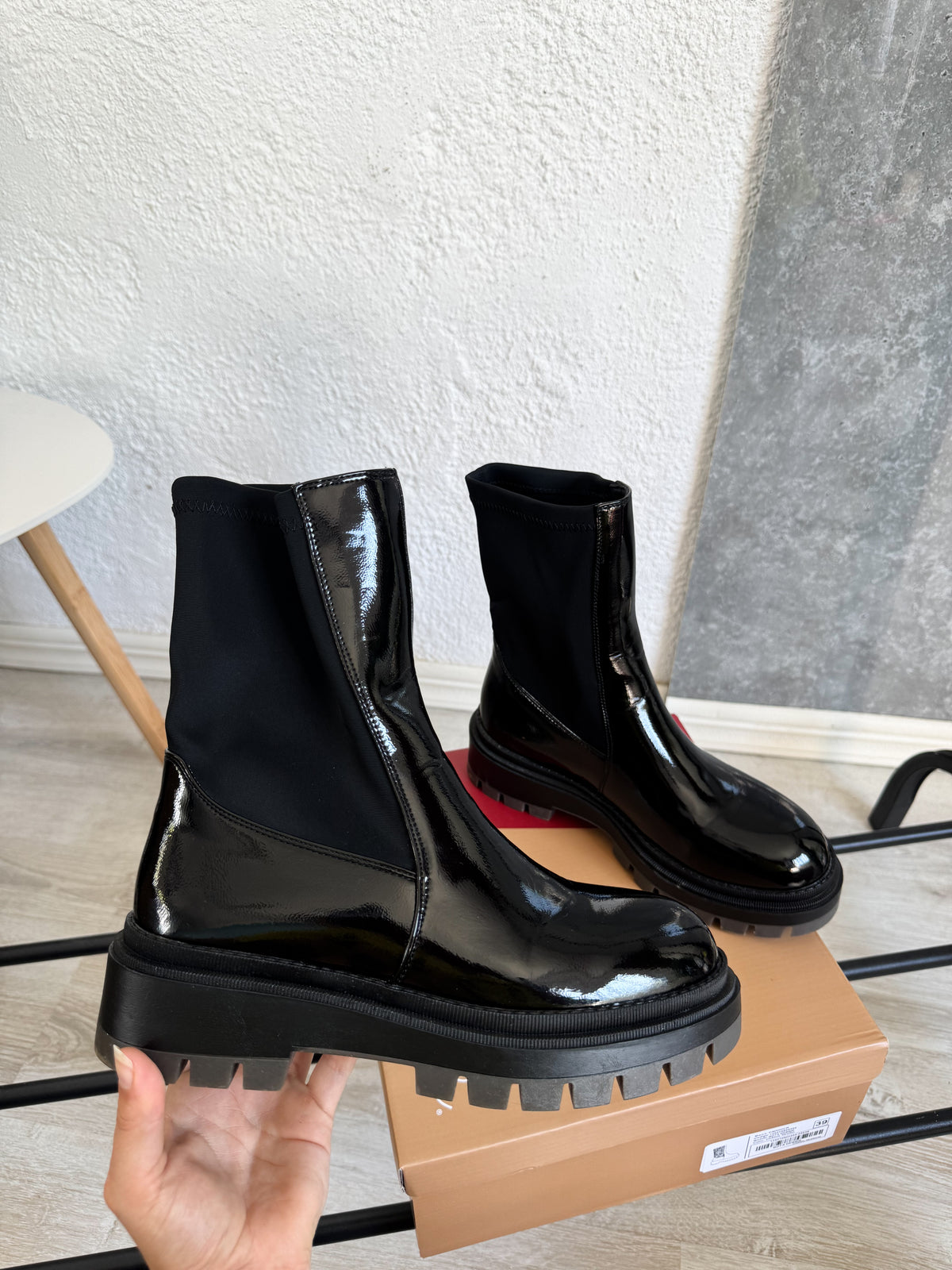 Botas negras NUEVAS en caja