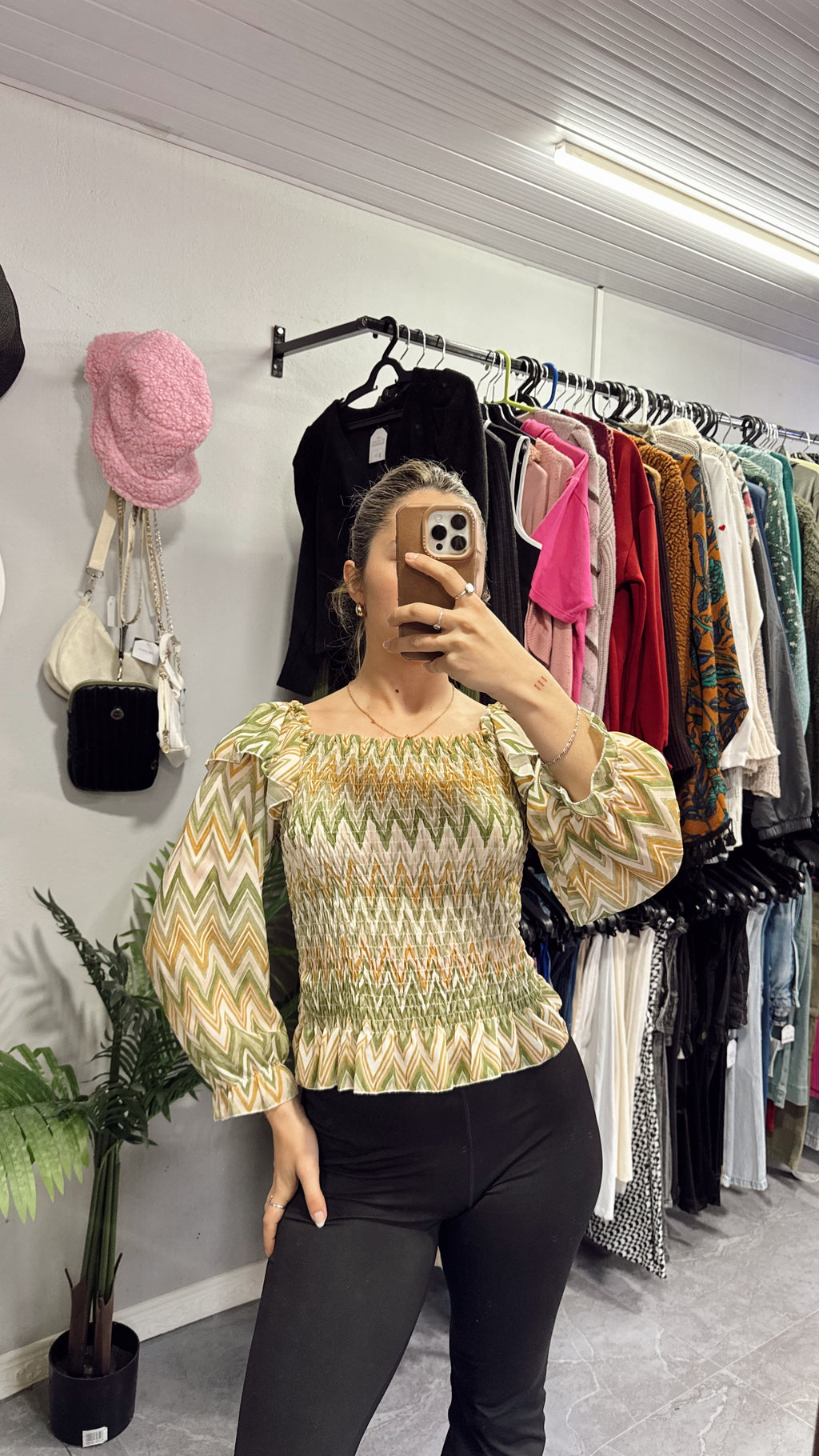 Blusa verde y amarilla manga larga