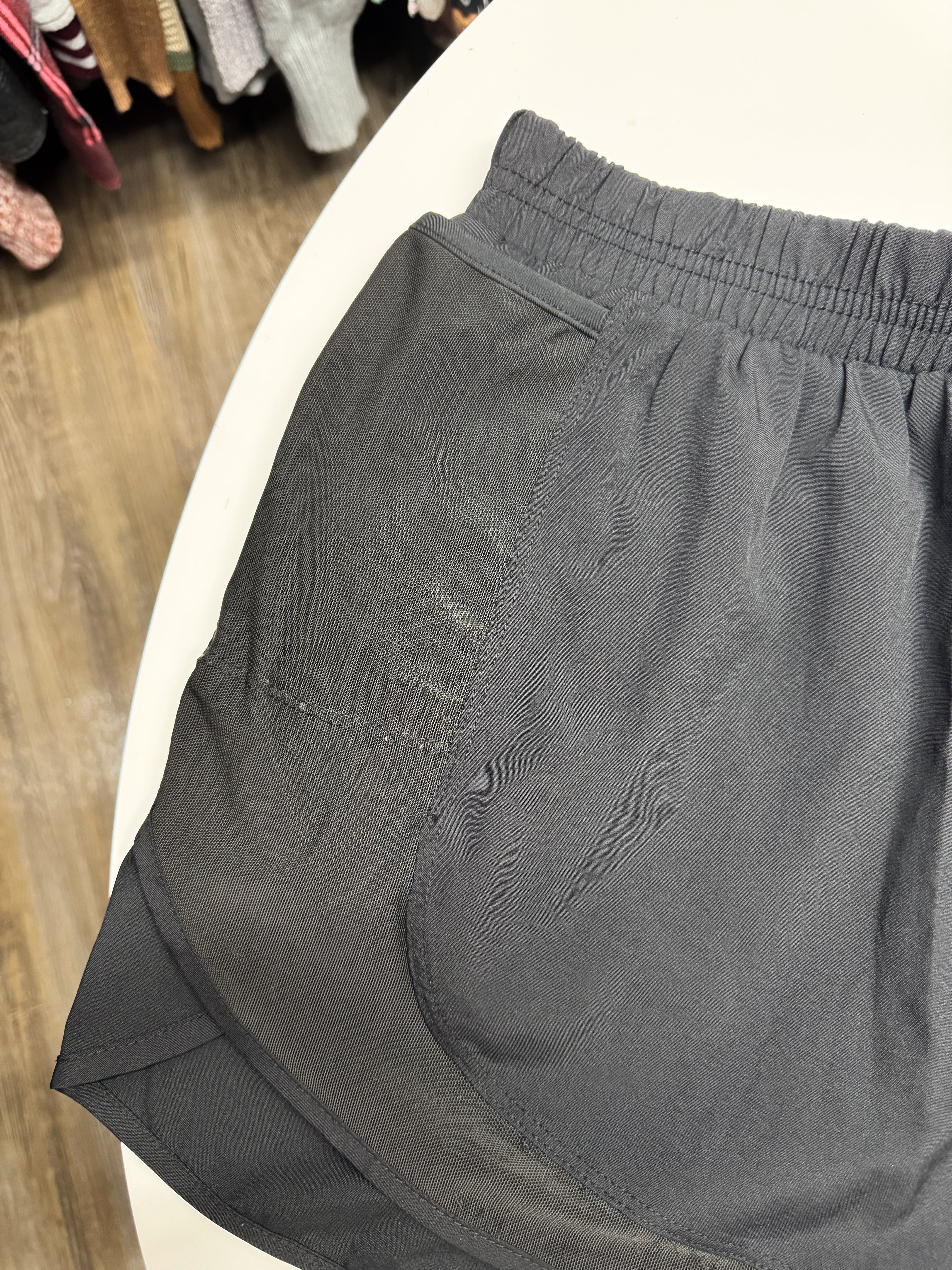 Short deportivo con calza abajo