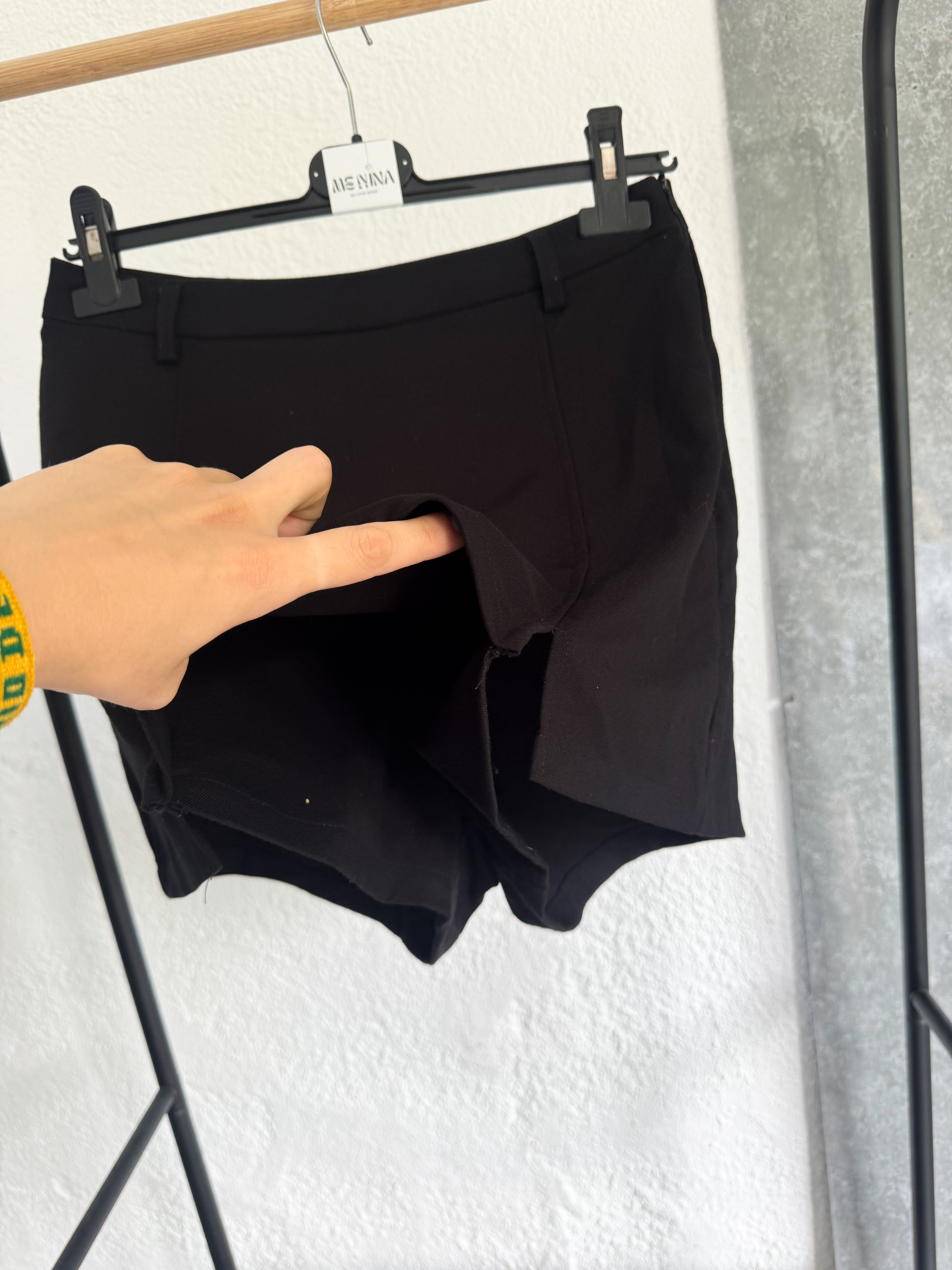 Short pollera negro Renner