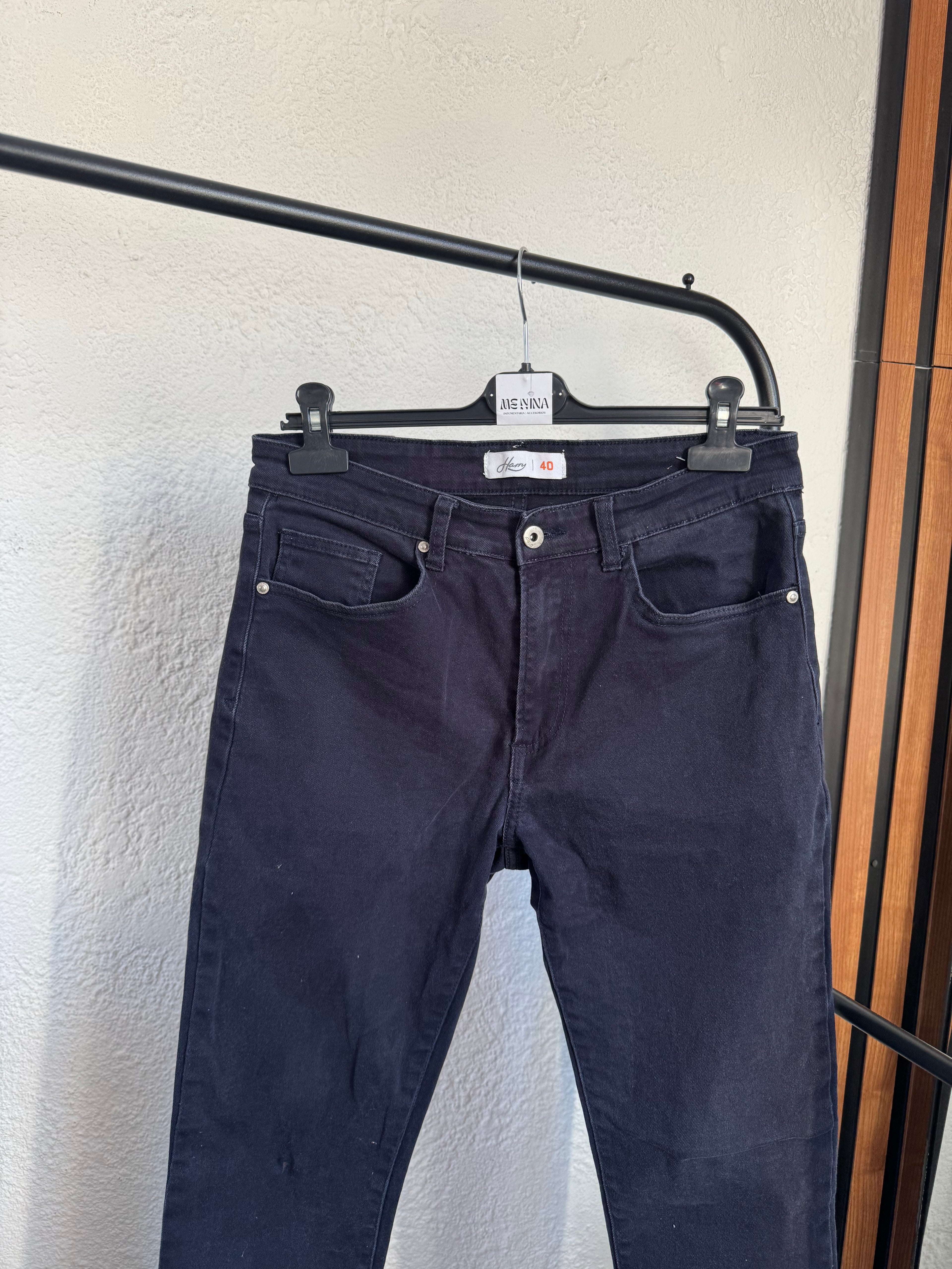 Jean azul oscuro talle 40