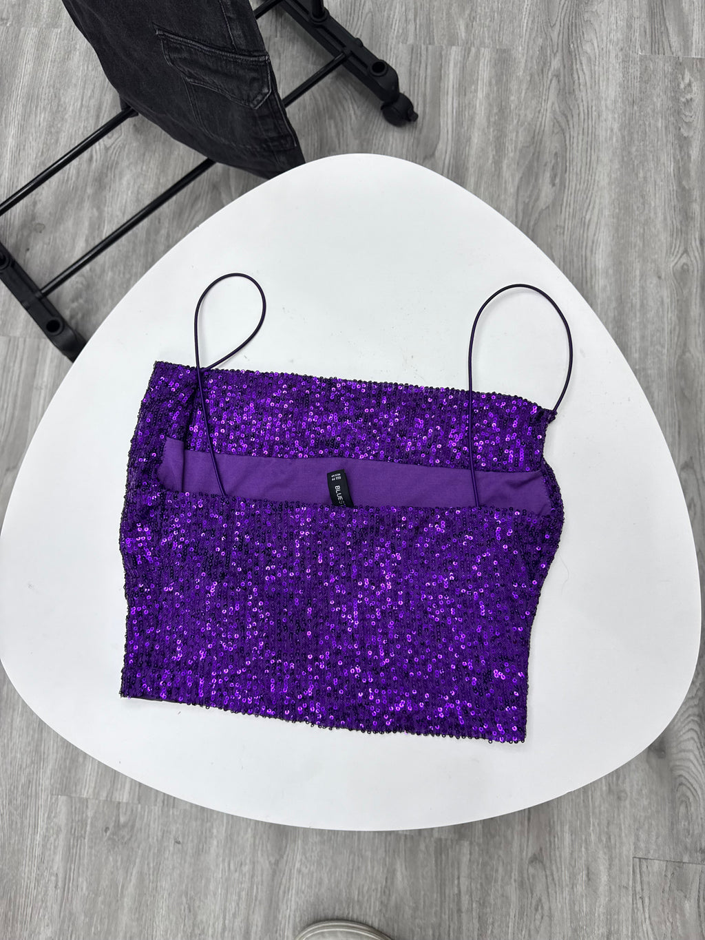 Top violeta con lentejuelas