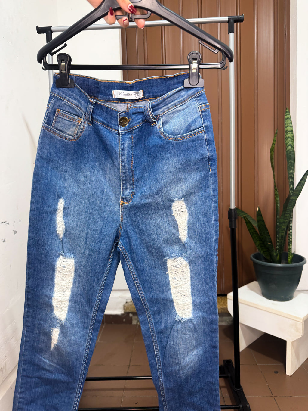 Jean Valentina con roturas