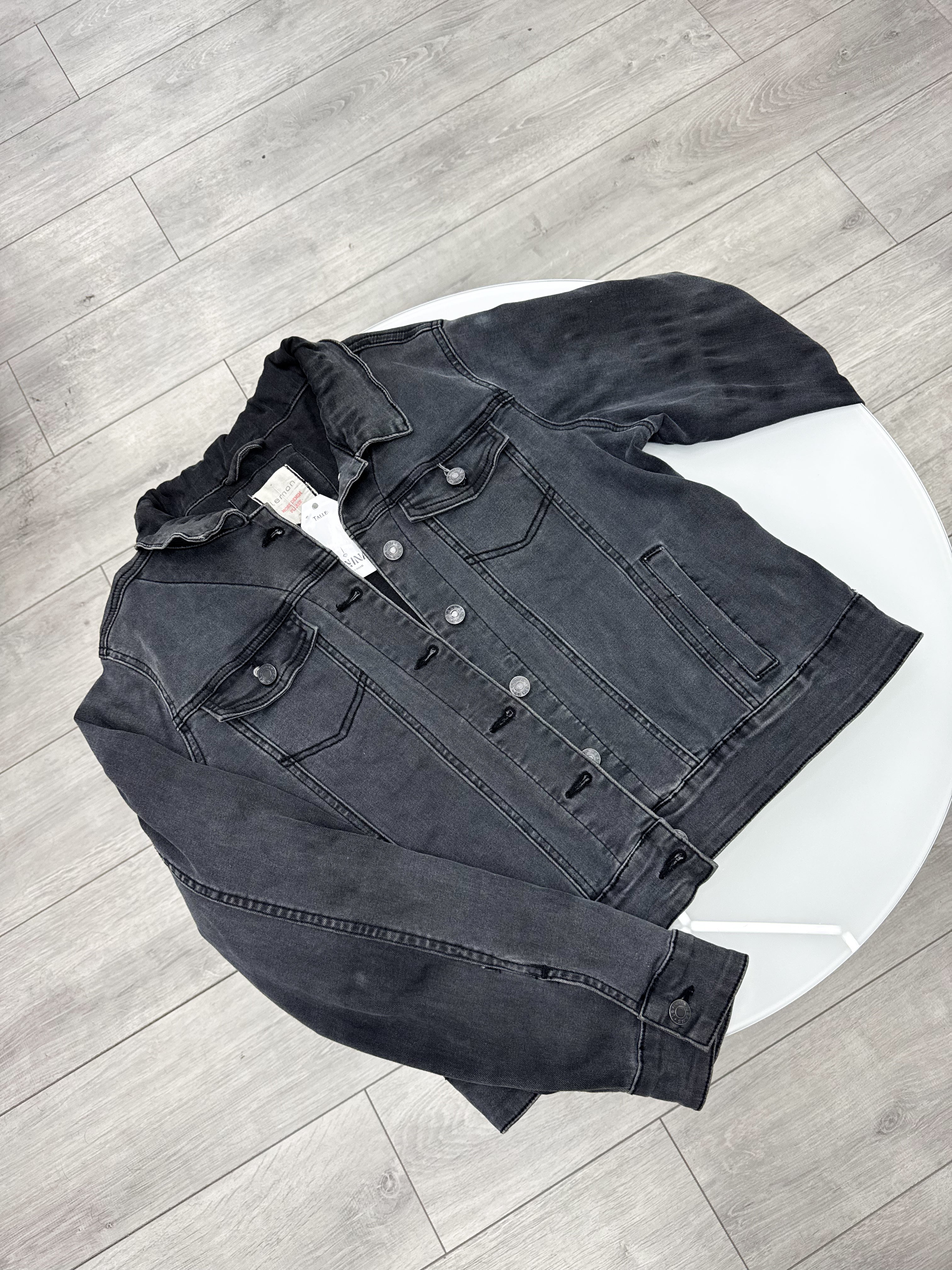Chaqueta negra de jean Lemon