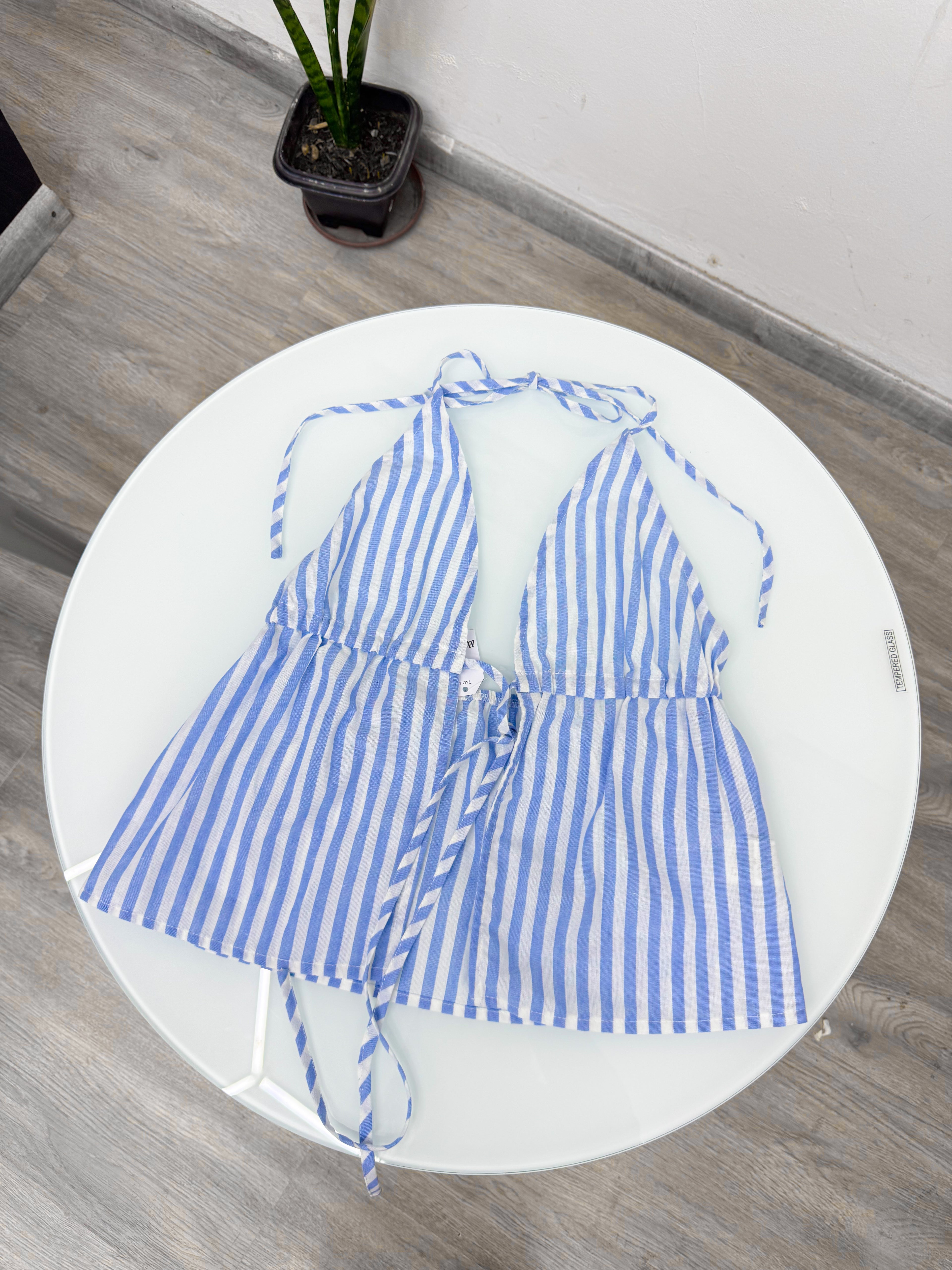 Top celeste y blanco a rayas