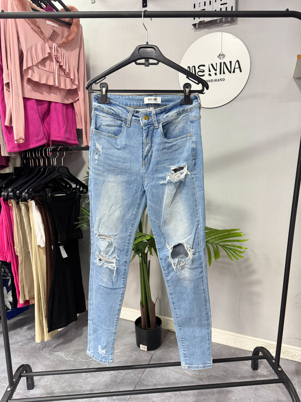 Jean con roturas al cuerpo