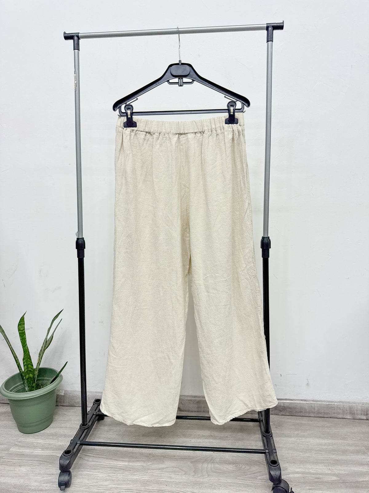 Pantalón beige de lino talle M