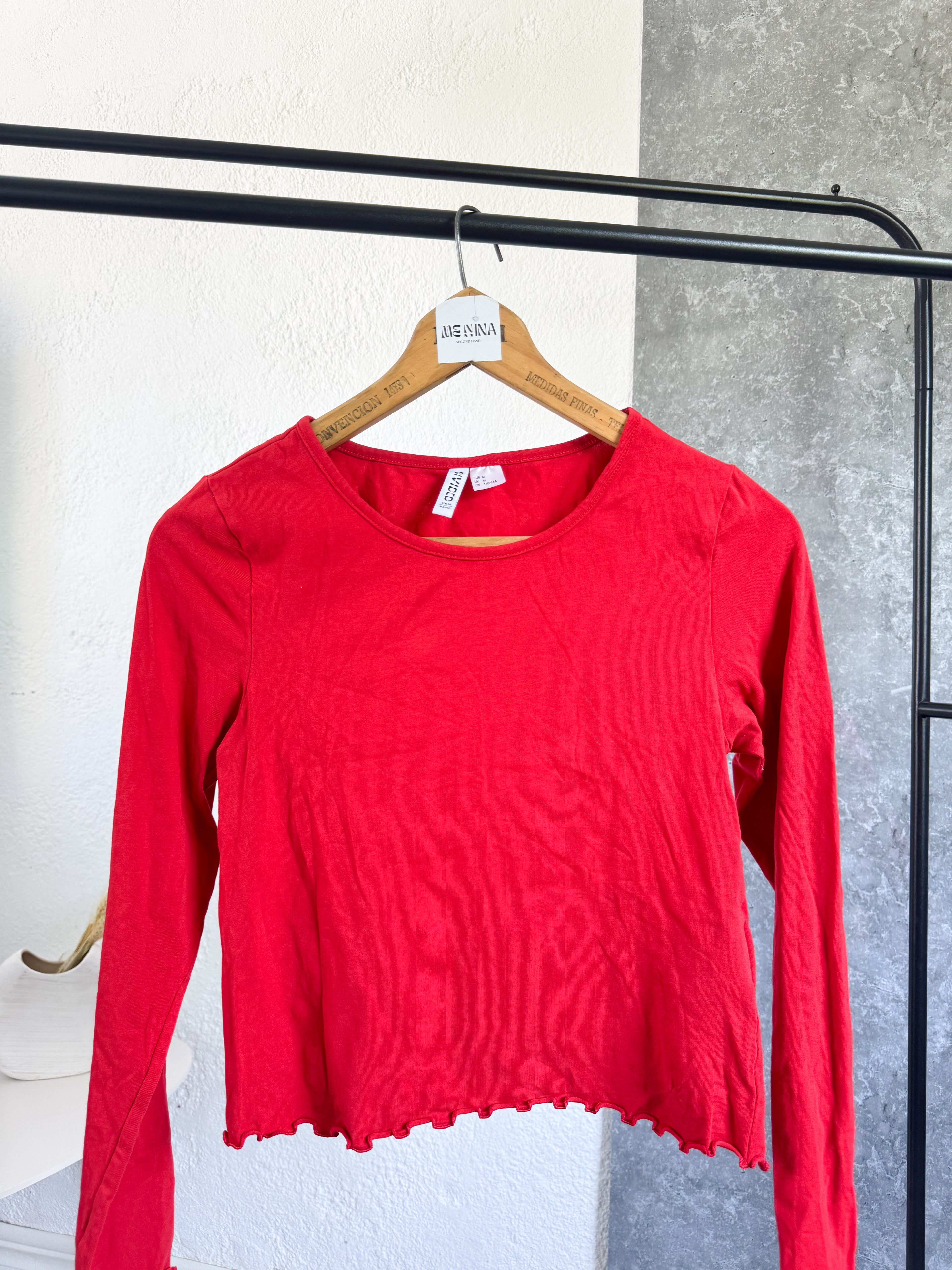 Remerita roja H&M talle M