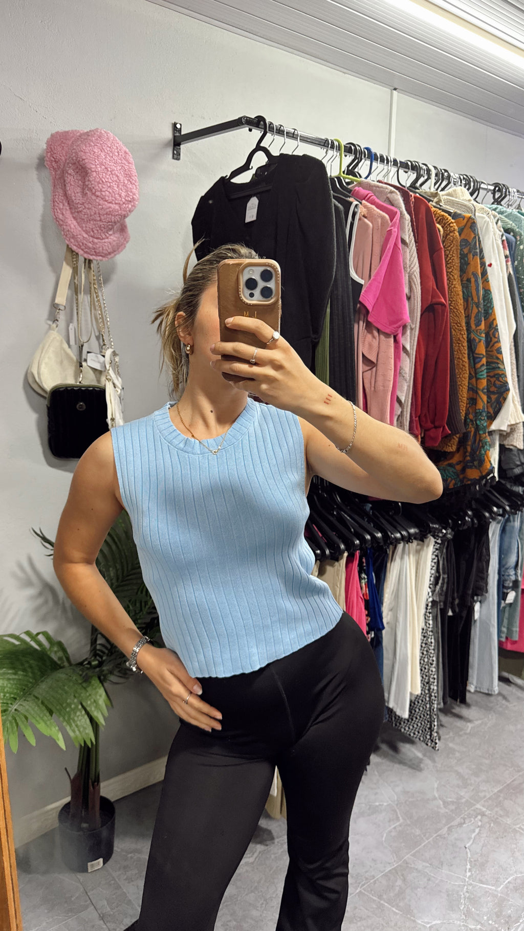 Top de hilo celeste