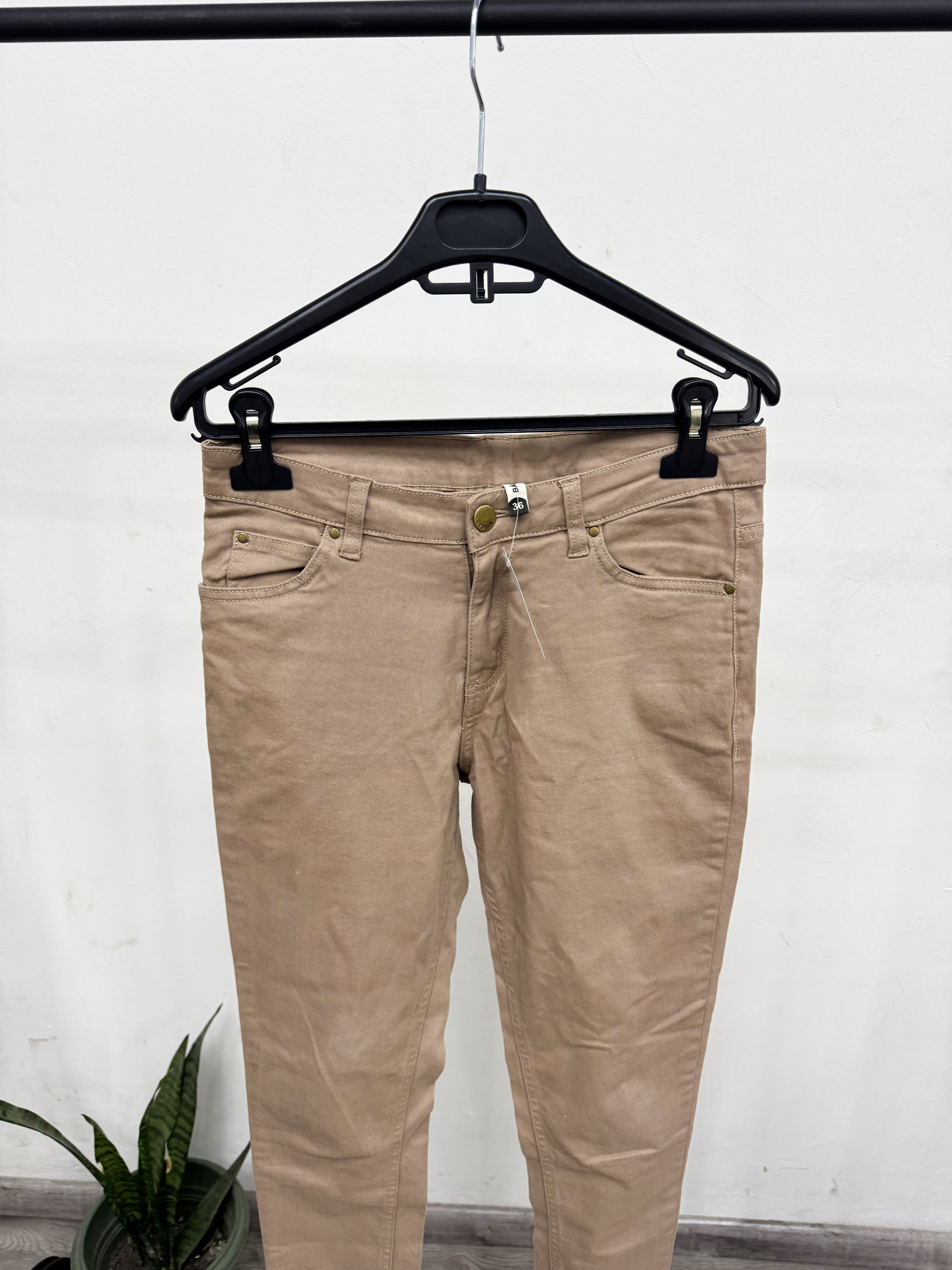 Pantalón marrón clarito