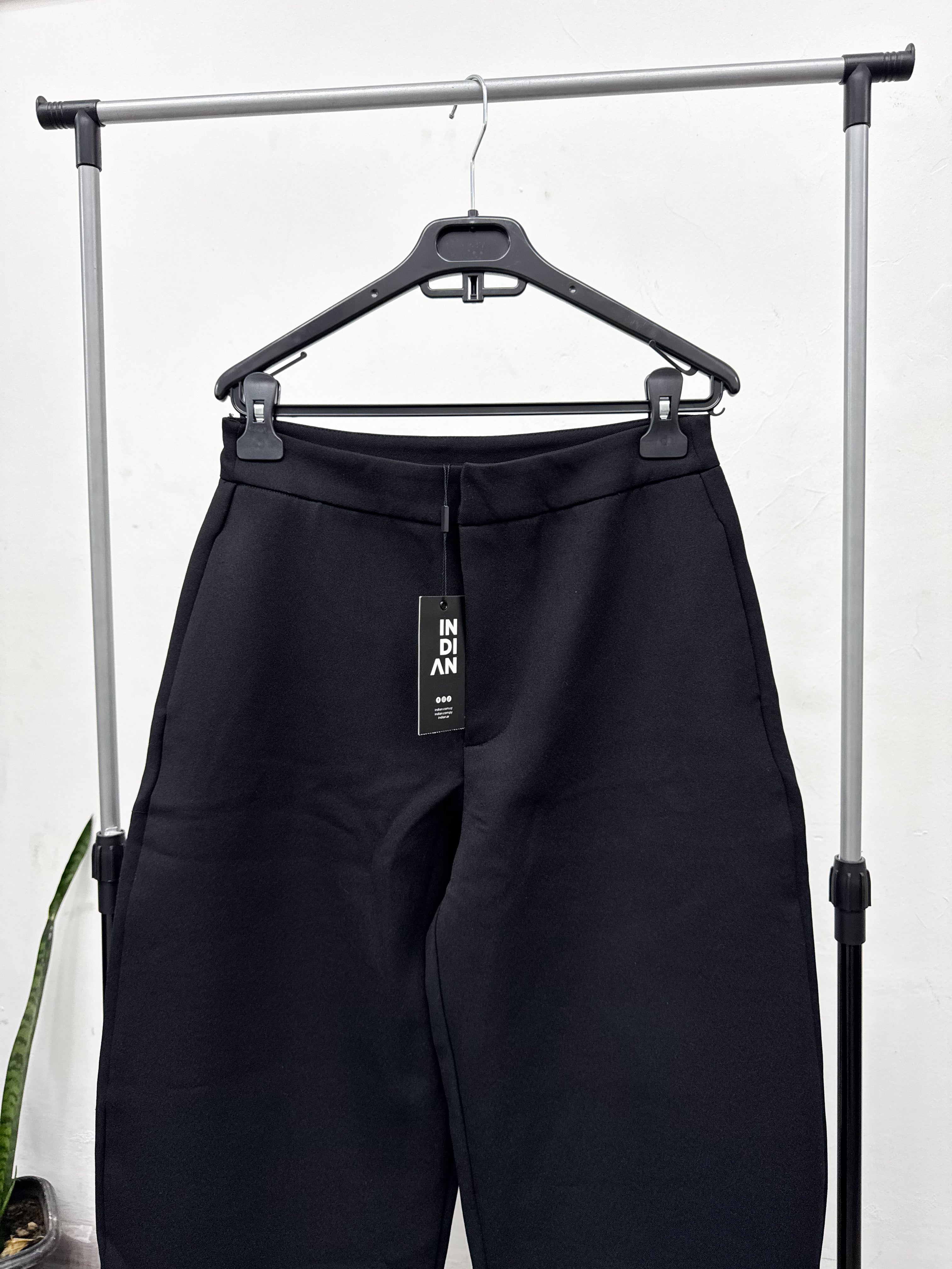 Pantalón negro ancho NUEVO