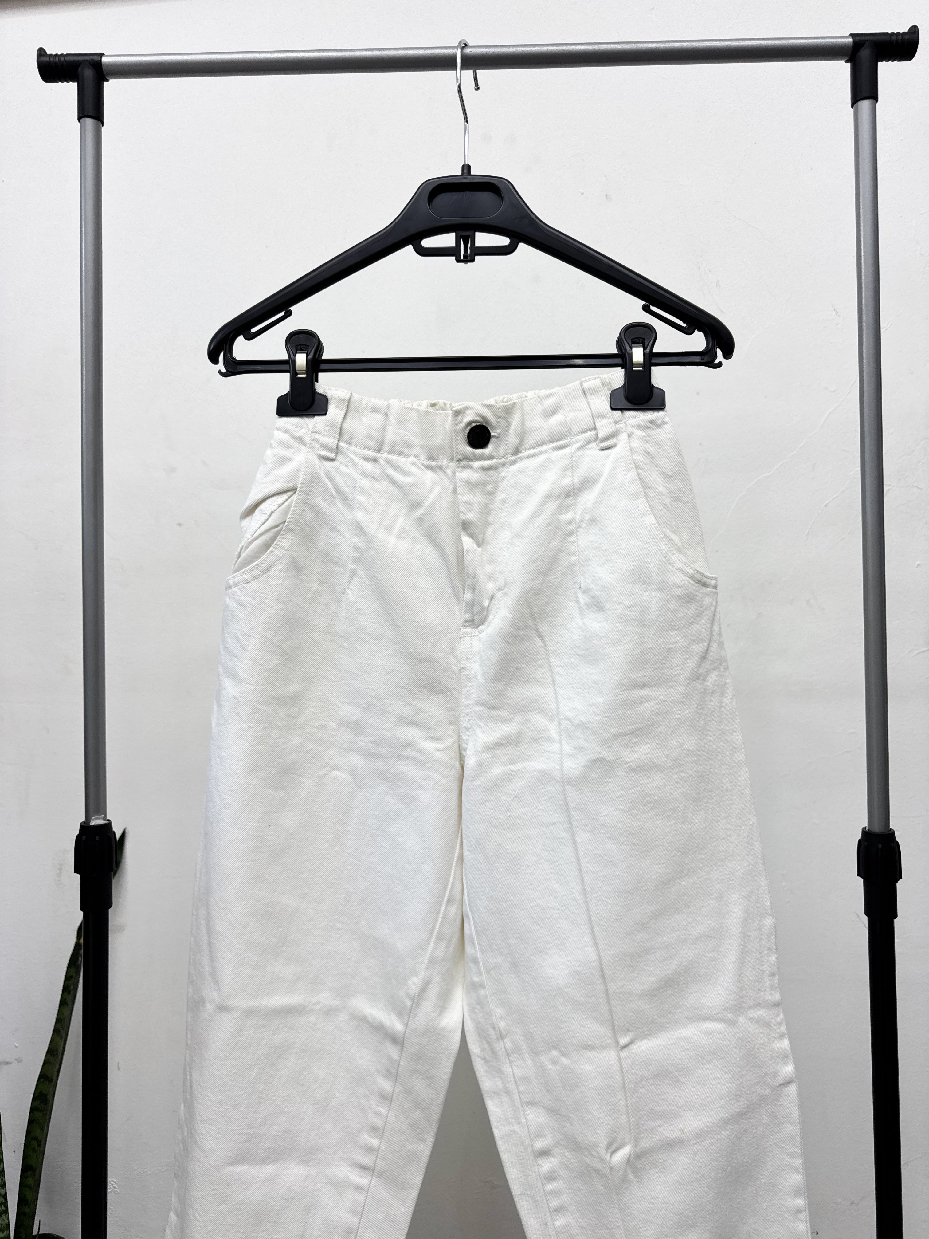 Pantalón blanco mom