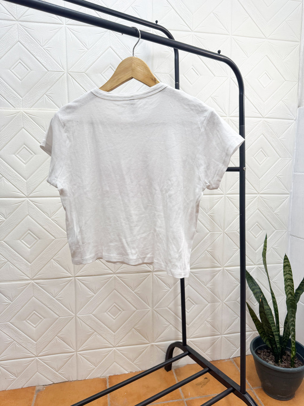 Top INDIAN blanco con estampado rosa