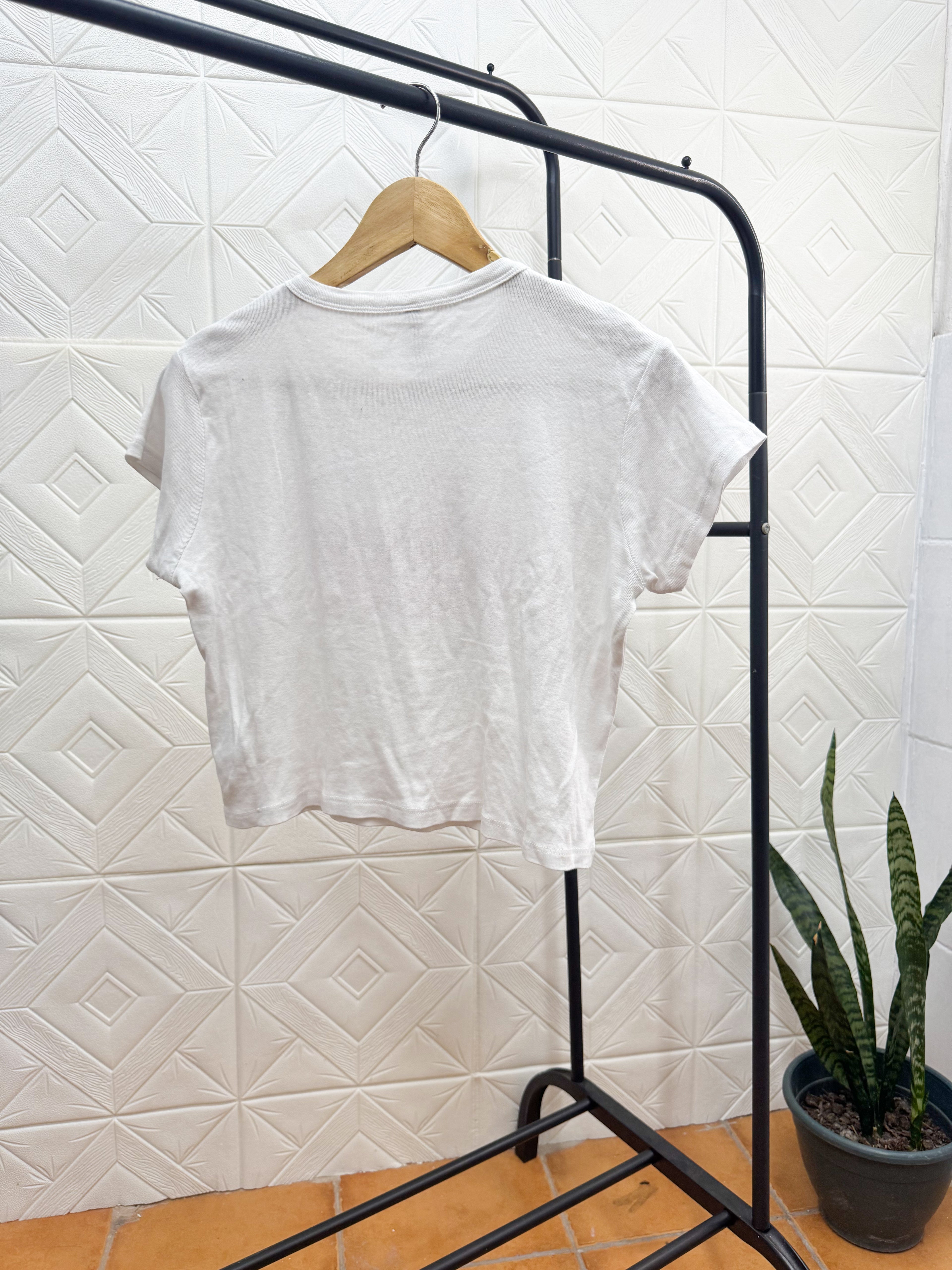 Top INDIAN blanco con estampado rosa