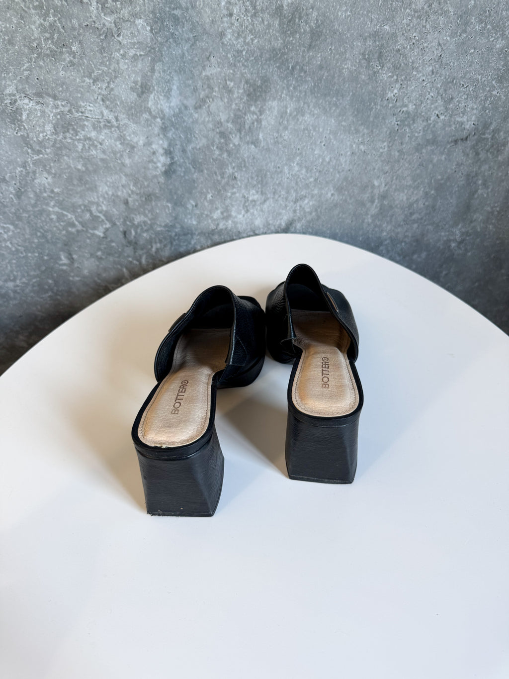 Sandalias de cuero negras