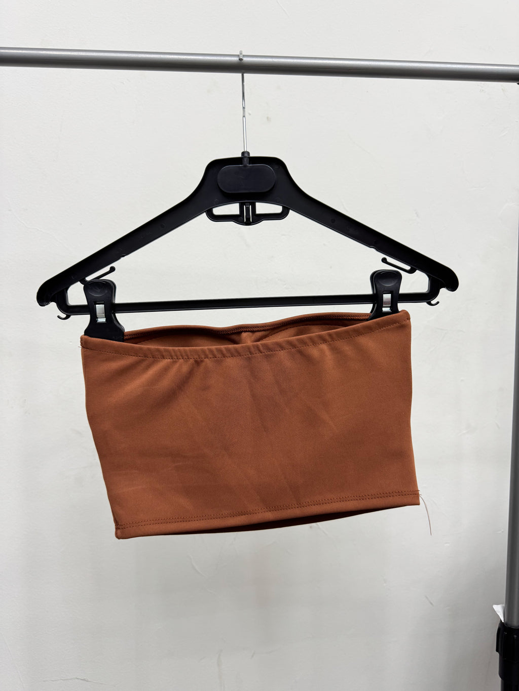 Top strapless marrón
