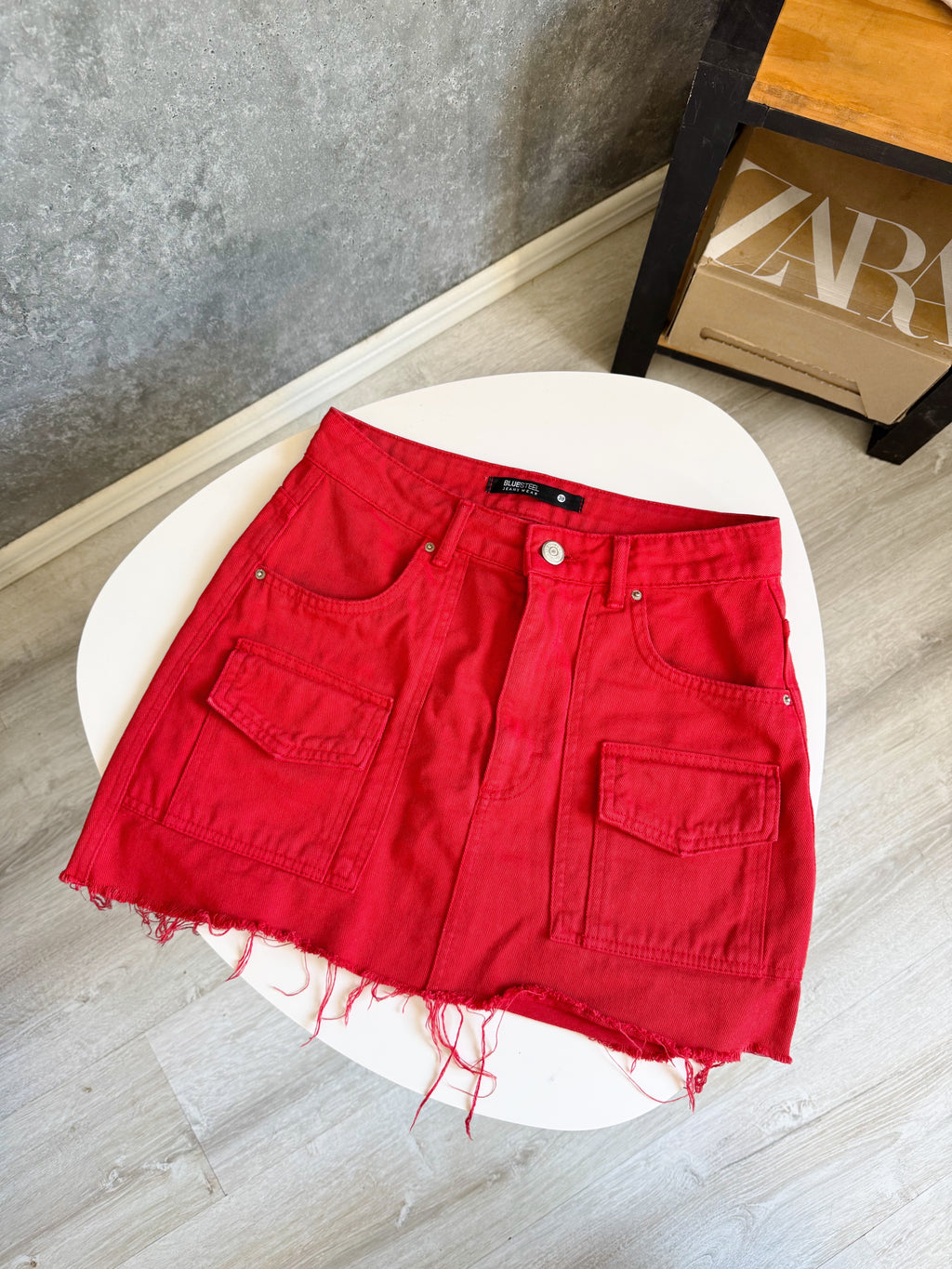 Pollera roja con bolsillos