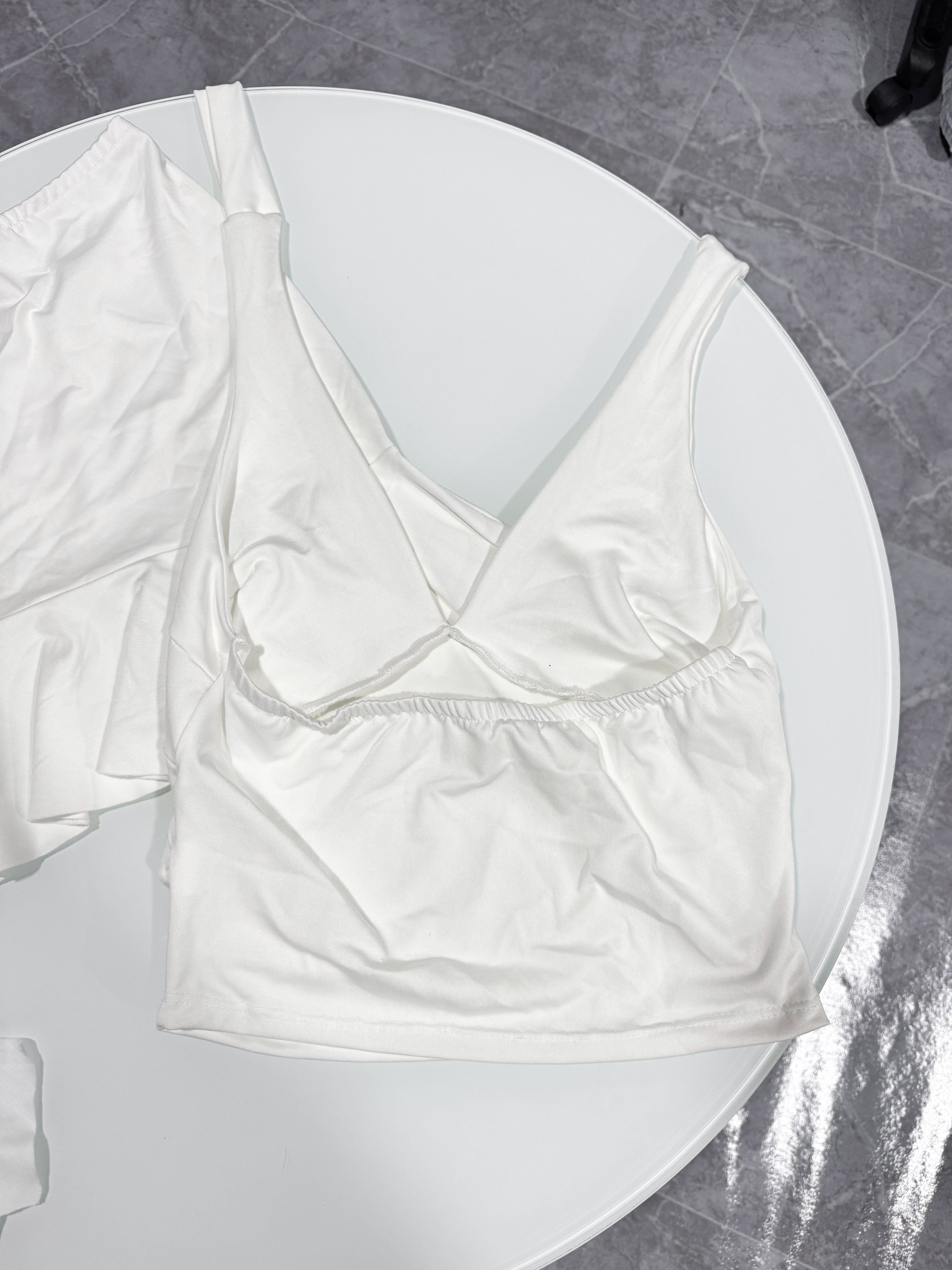 Conjunto top + pollera blanca