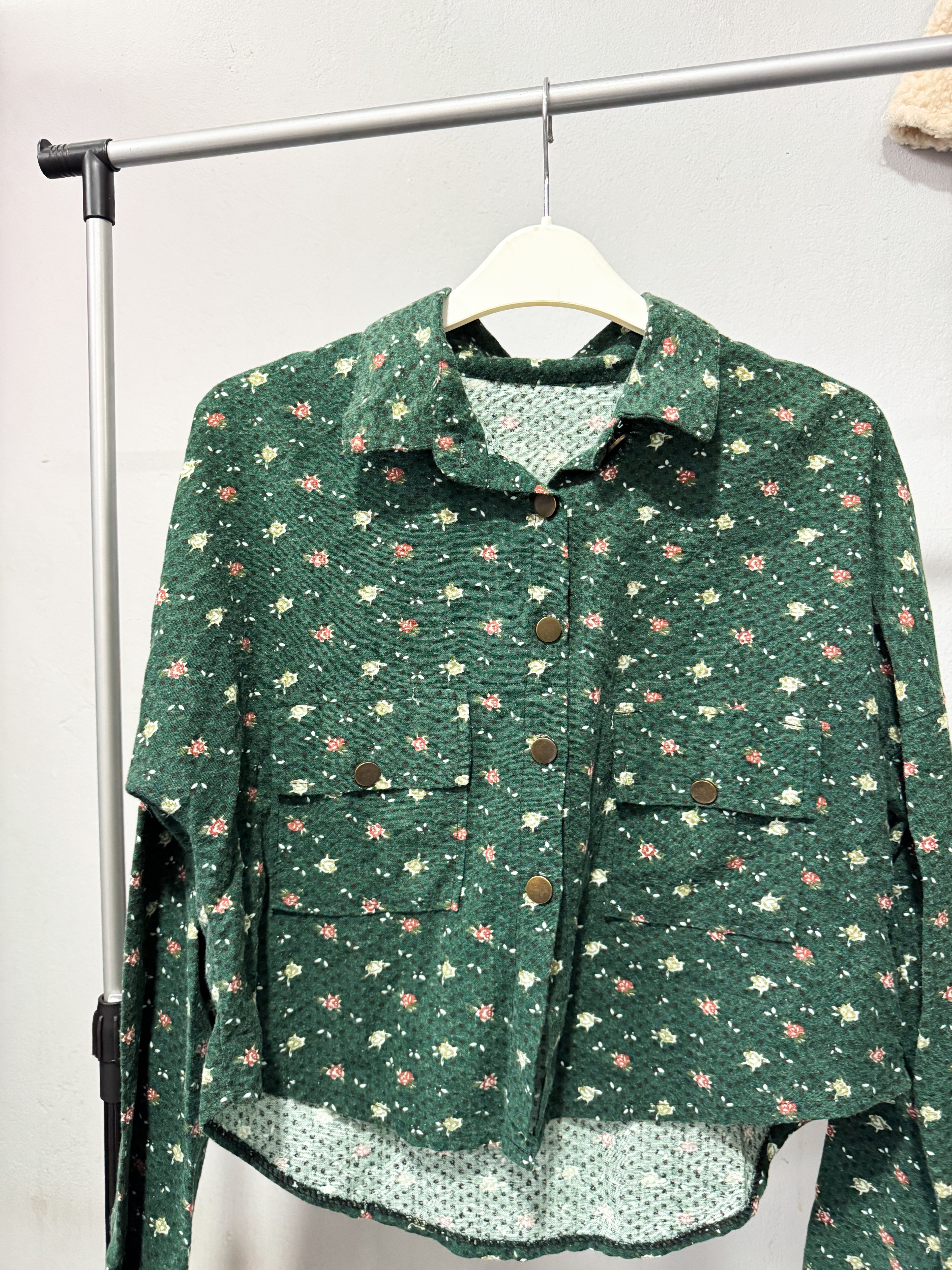 Camisa verde estampada gruesita