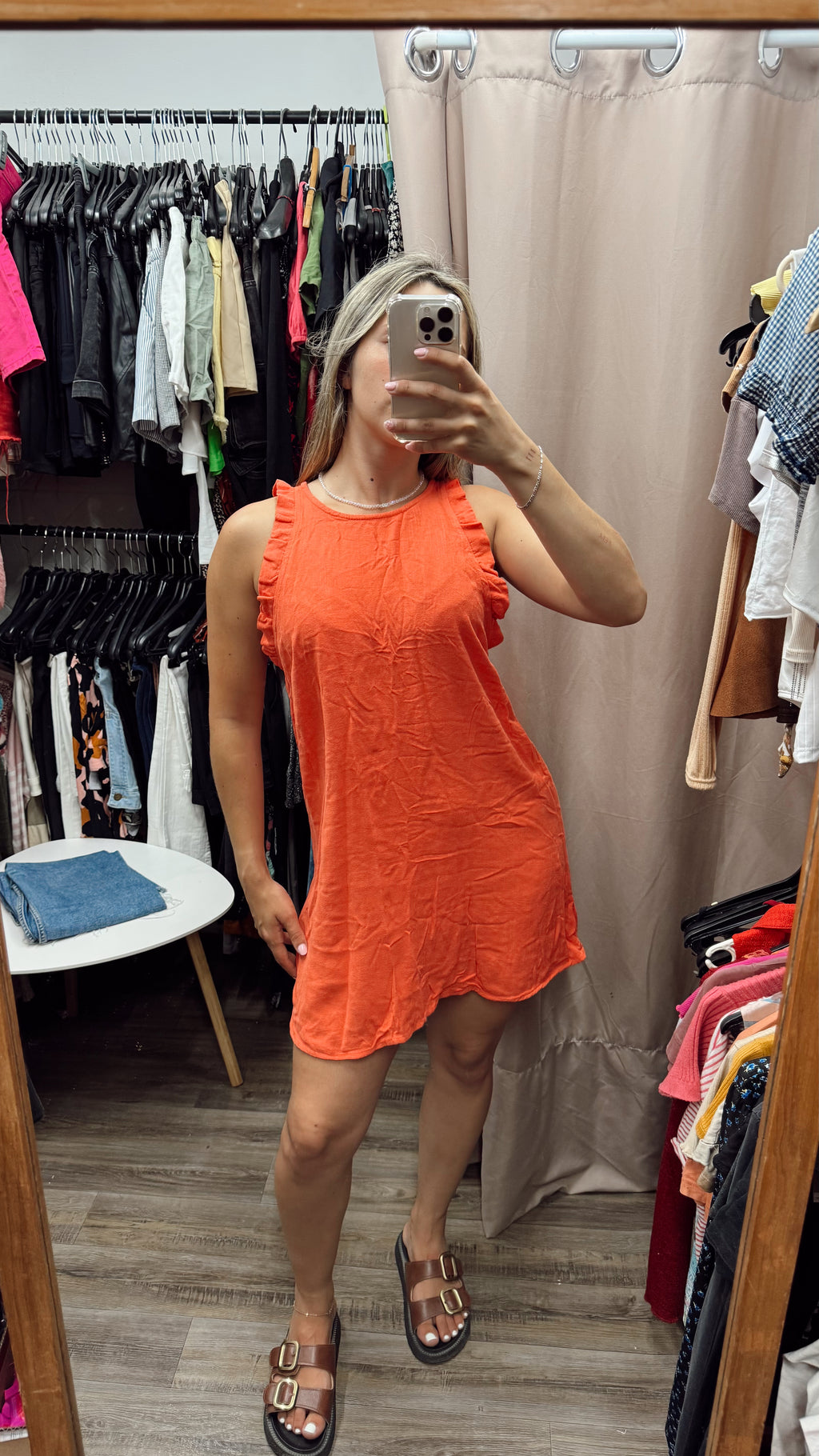 Vestido naranja de lino