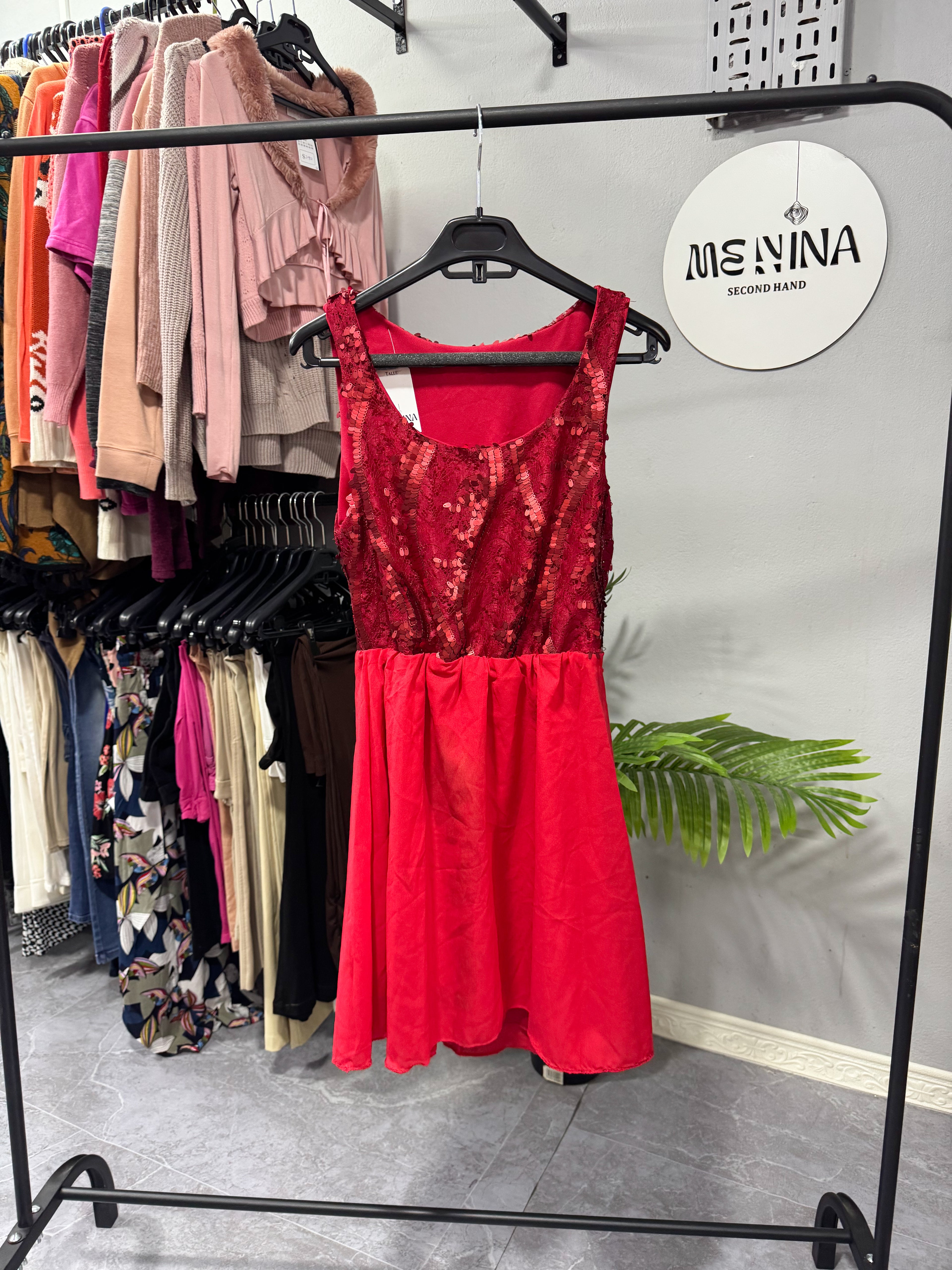 Vestido rojo con lentejuelas