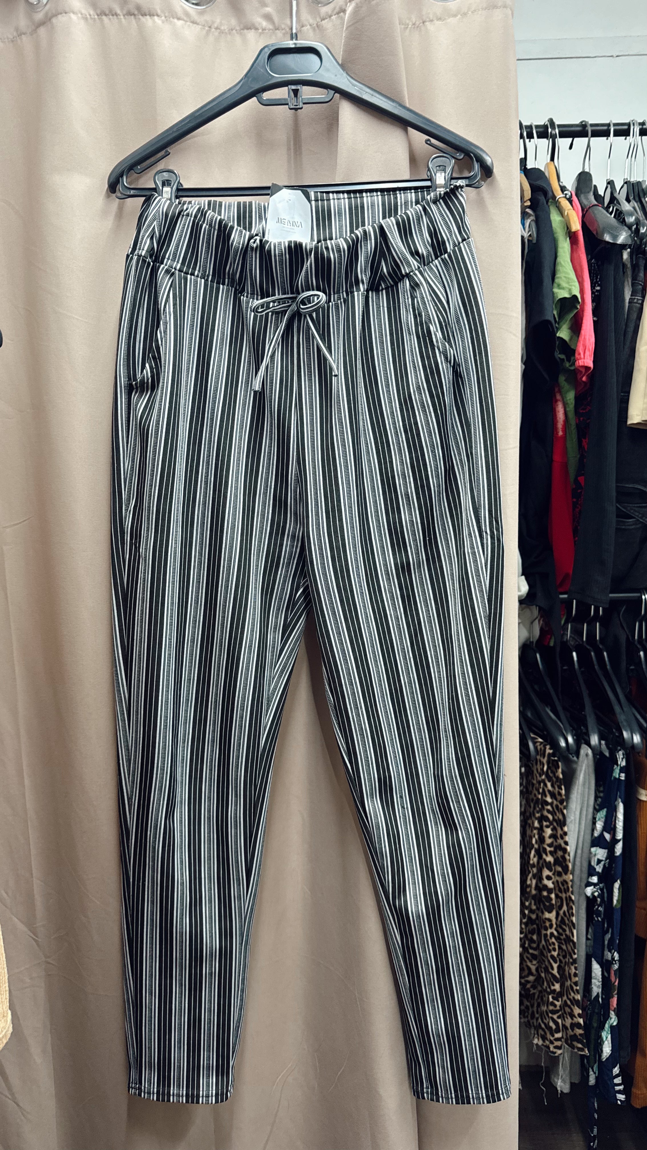 Pantalón a rayas