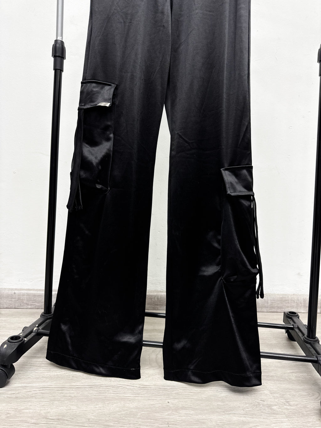 Cargo negro satinado
