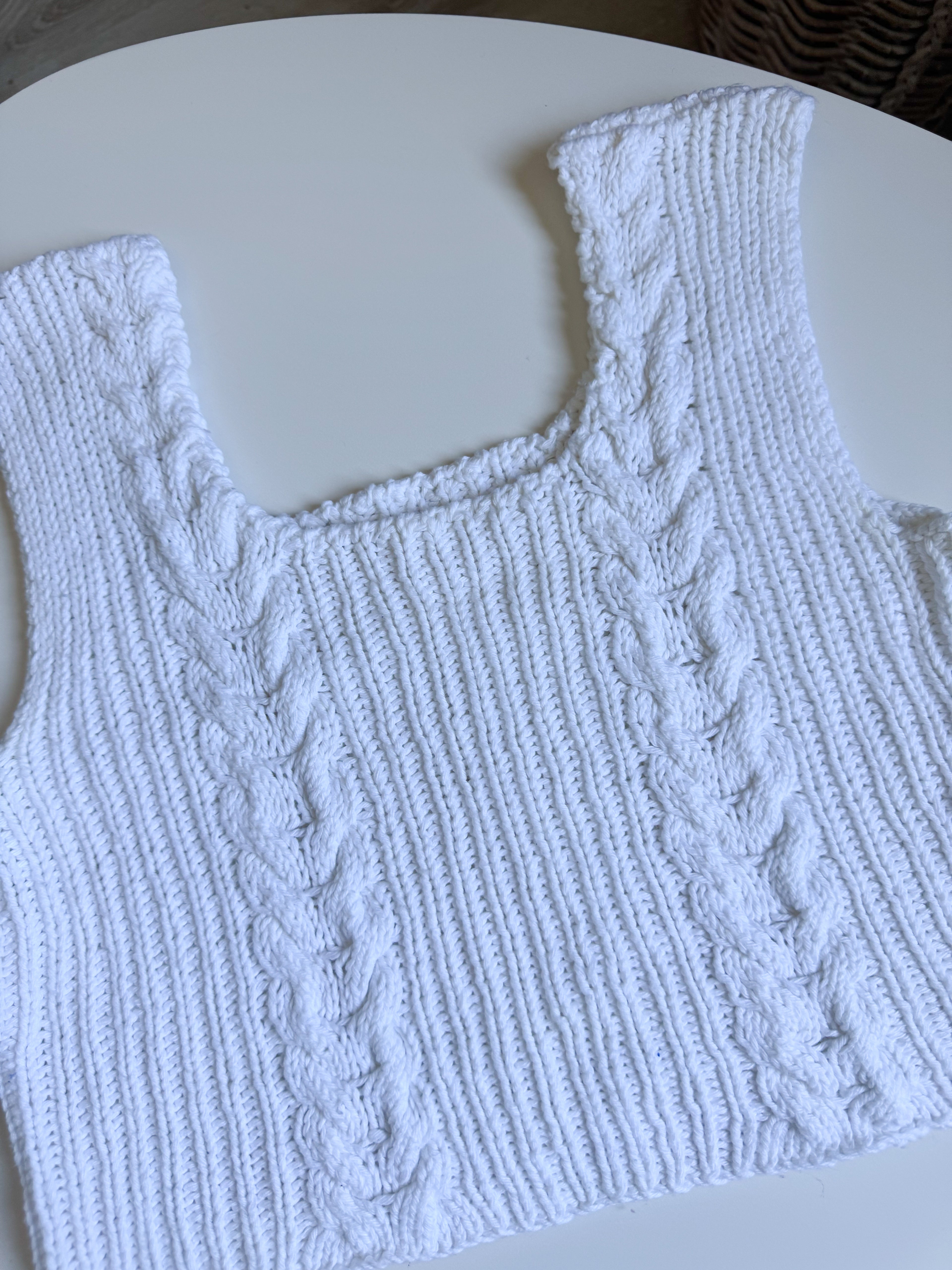 Top tejido color blanco