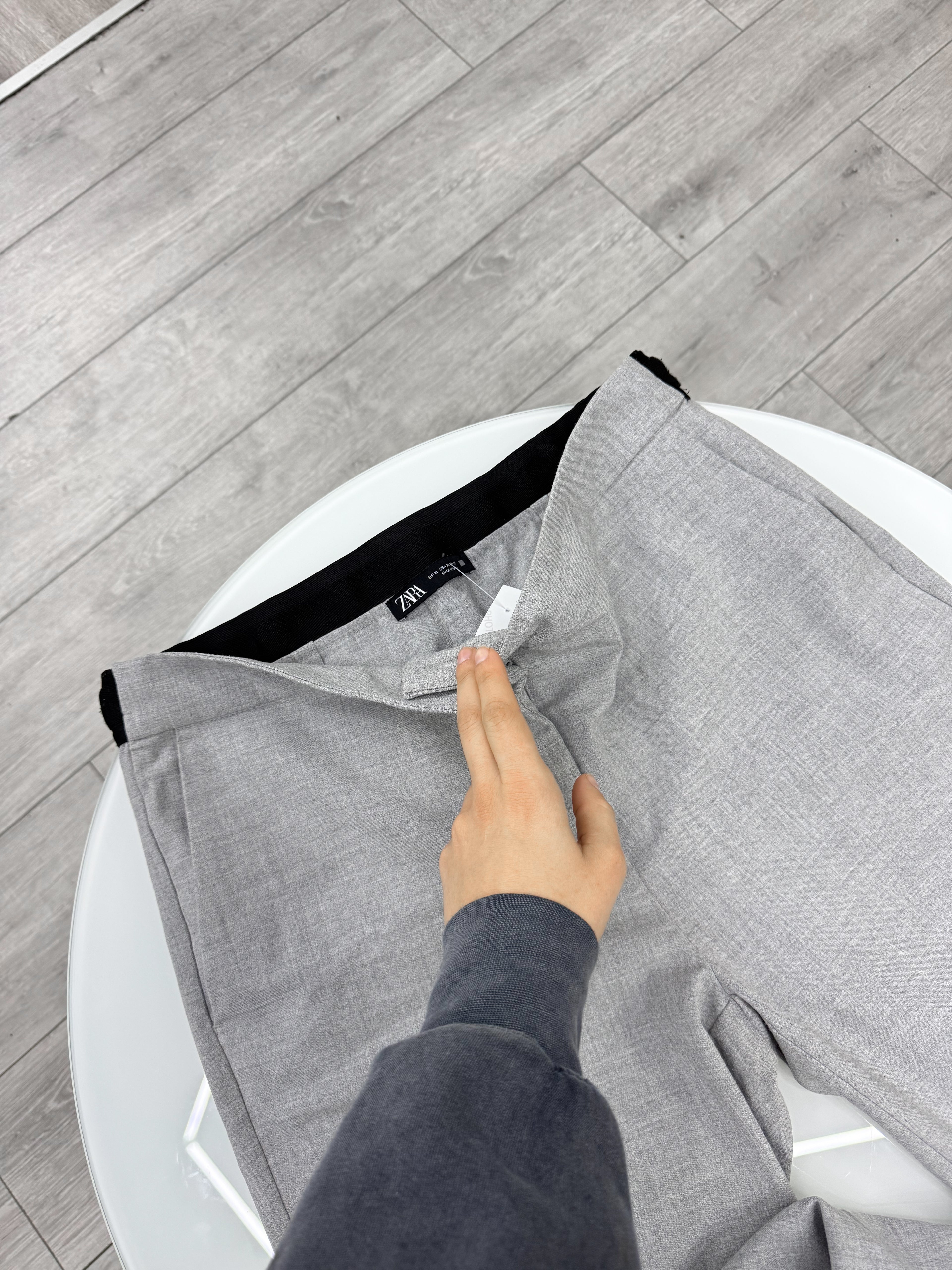 Pantalón gris ZARA talle XL