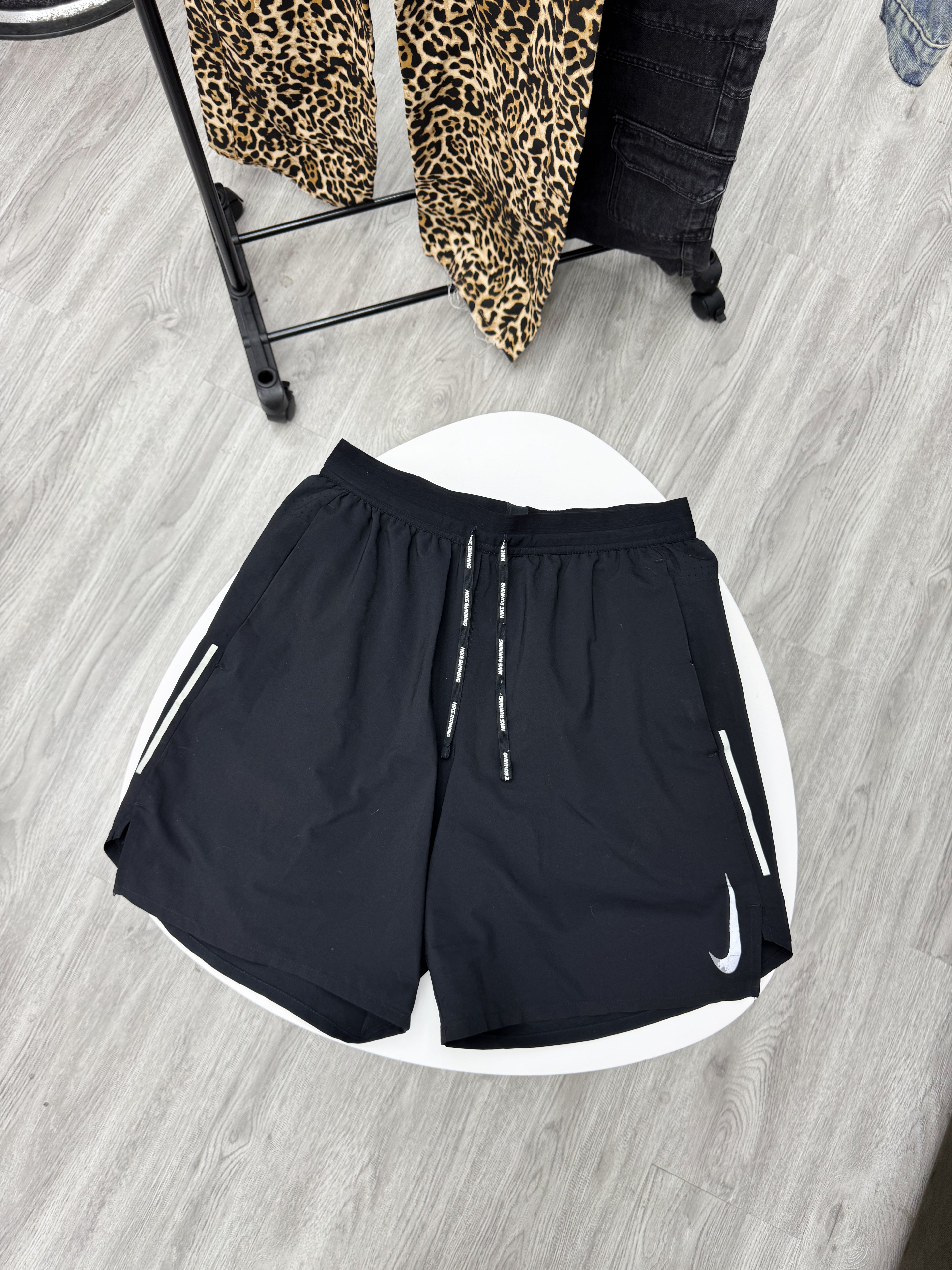 Short Nike original con calza abajo