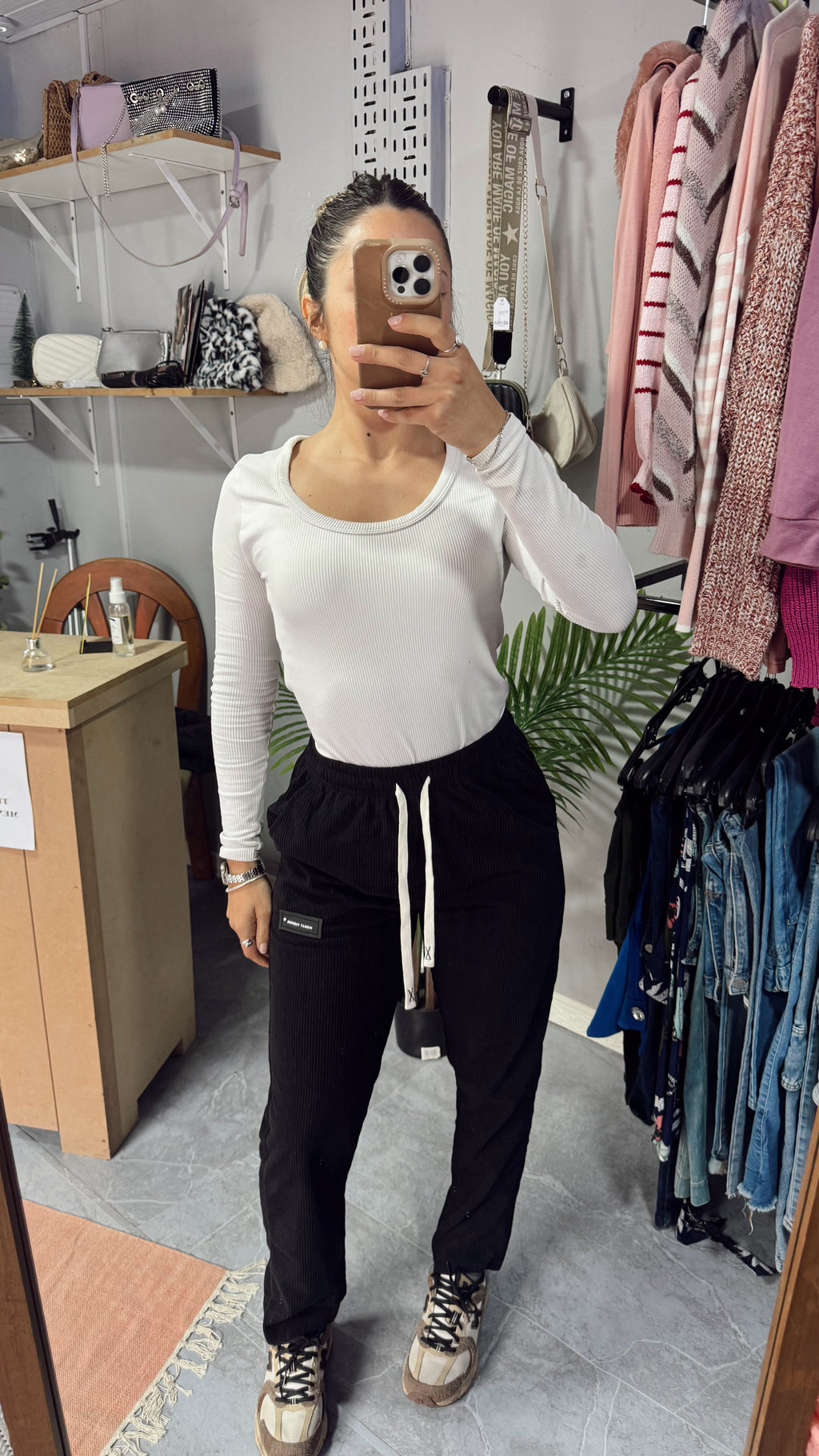 Pantalón negro NUEVO tipo pana