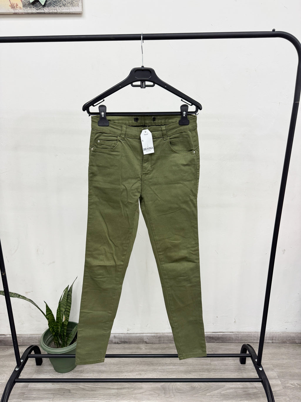 Pantalón verde talle 26/28
