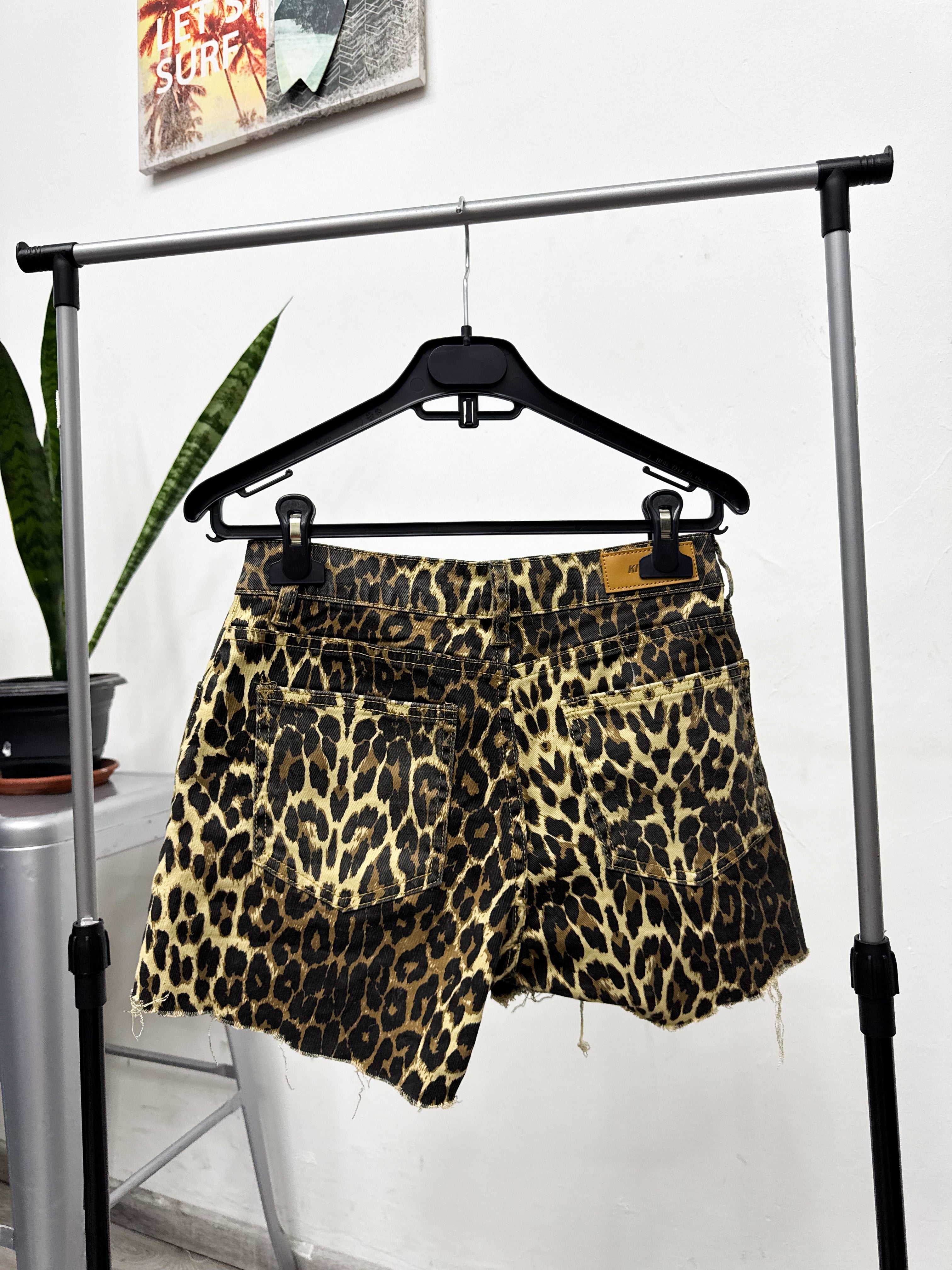 Short pollera animal print