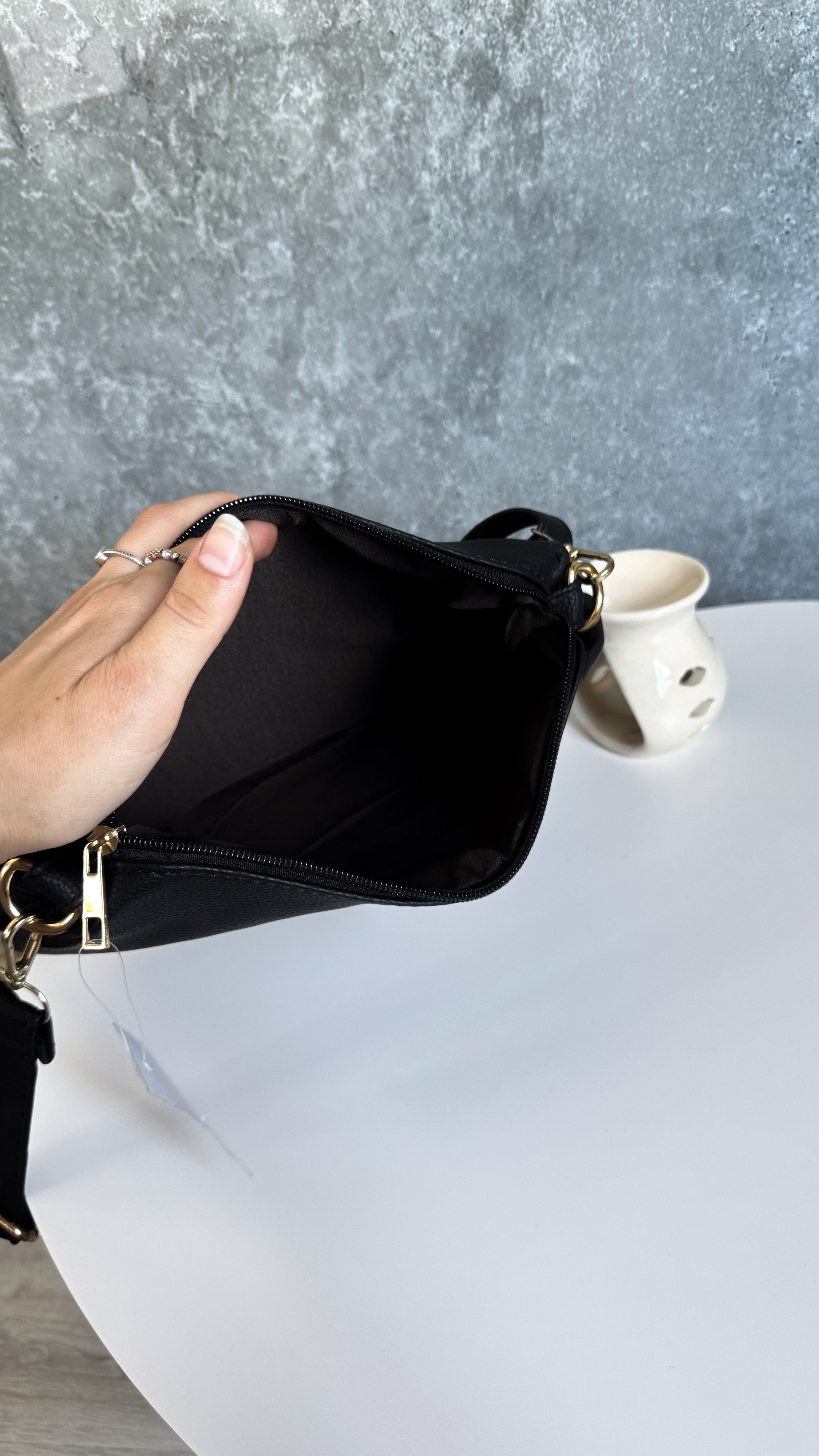 Cartera NUEVA negra eco cuero